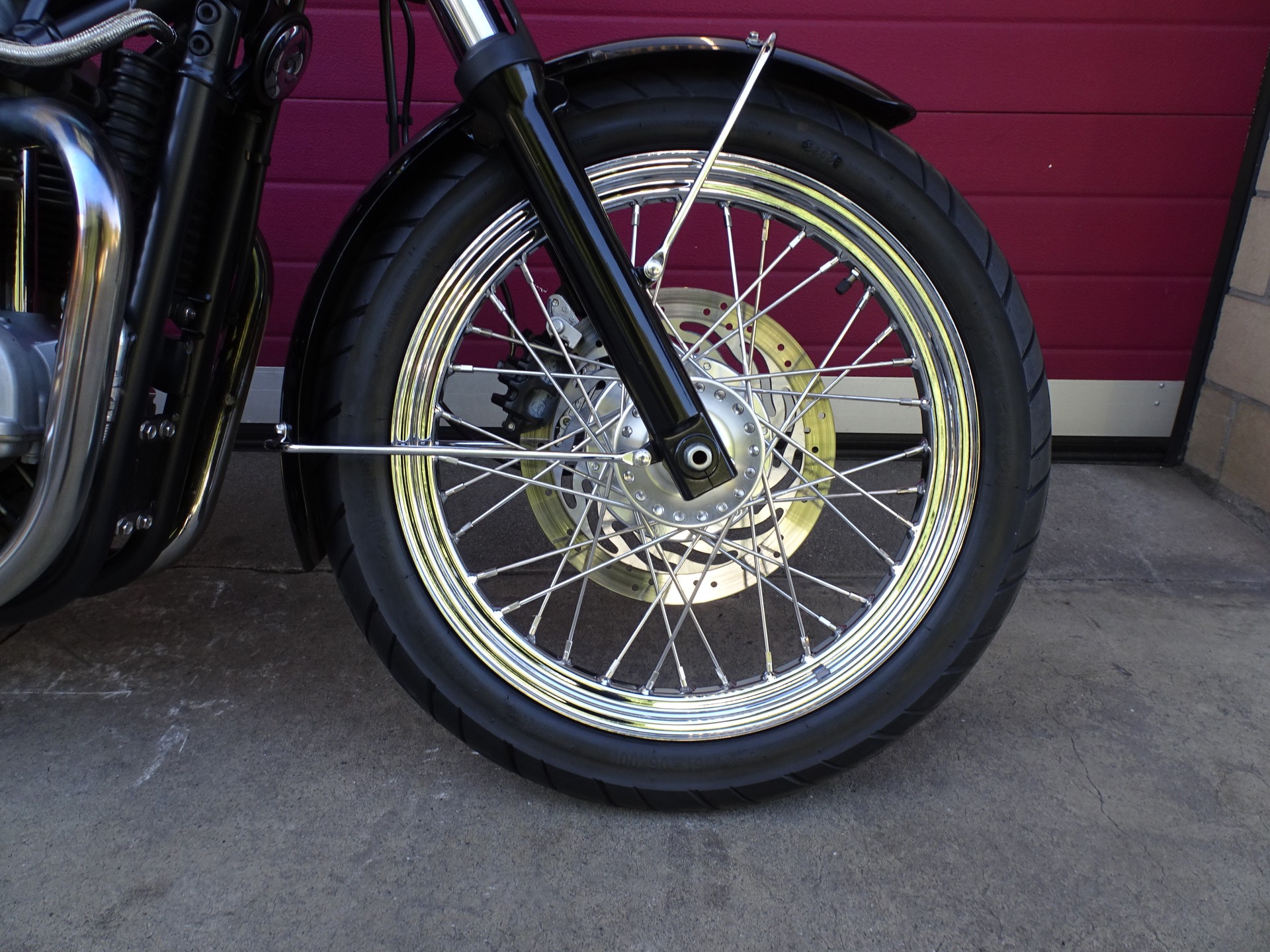 TRIUMPH Bonneville 900 T100-showroom-element-1