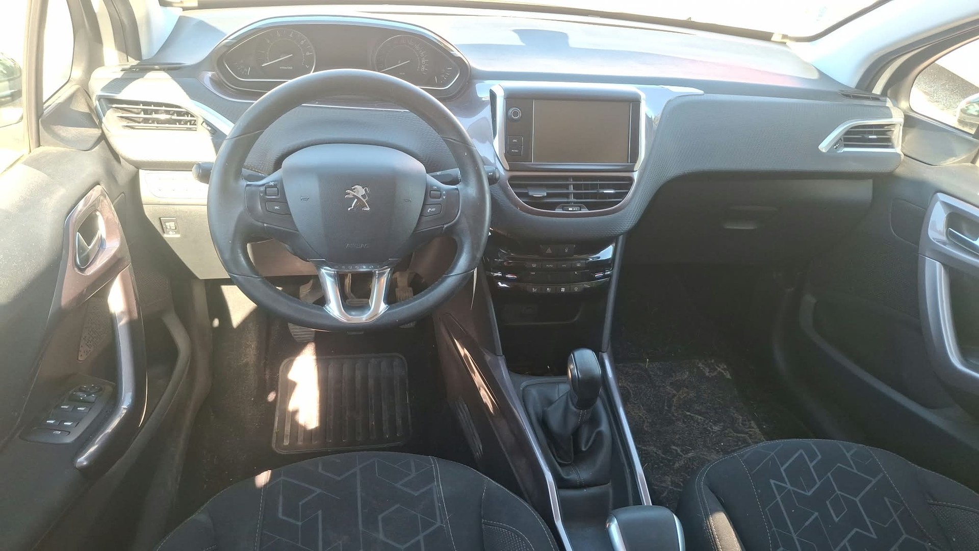 PEUGEOT 2008 1.6 VTI Active-image-8