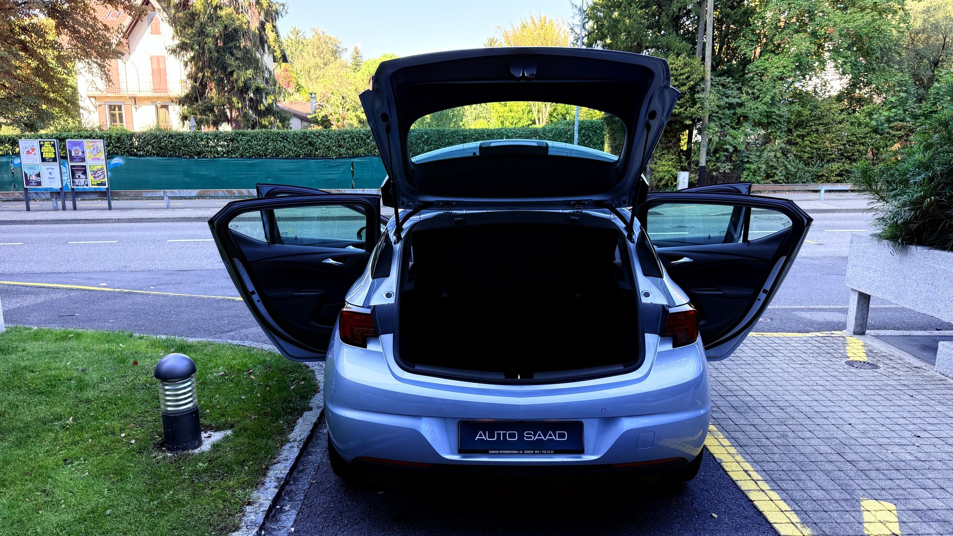 OPEL Astra 1.2i Turbo Elegance-image-13