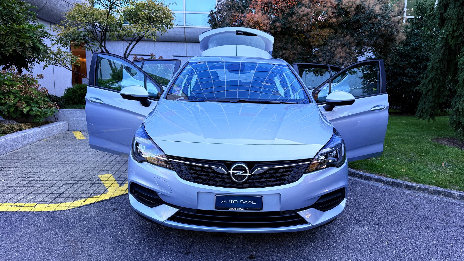 OPEL Astra 1.2i Turbo Elegance-image-10