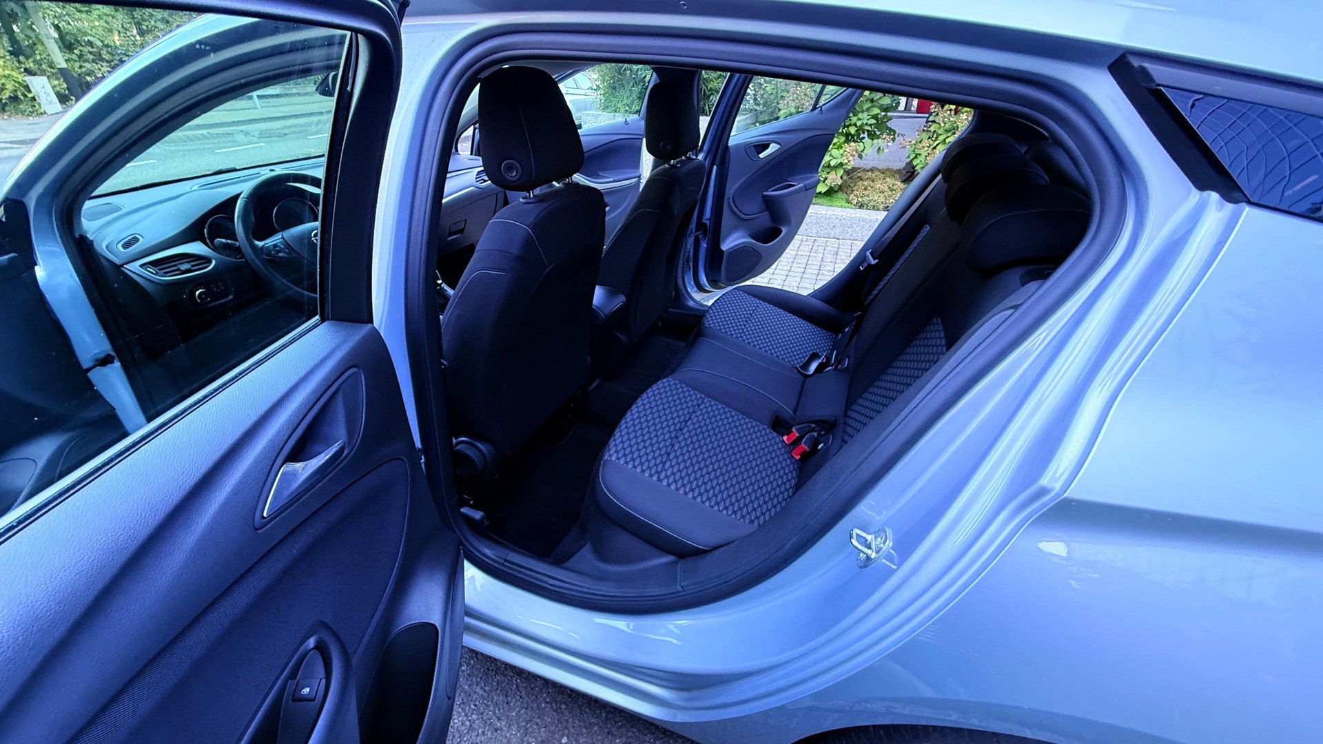 OPEL Astra 1.2i Turbo Elegance-image-9