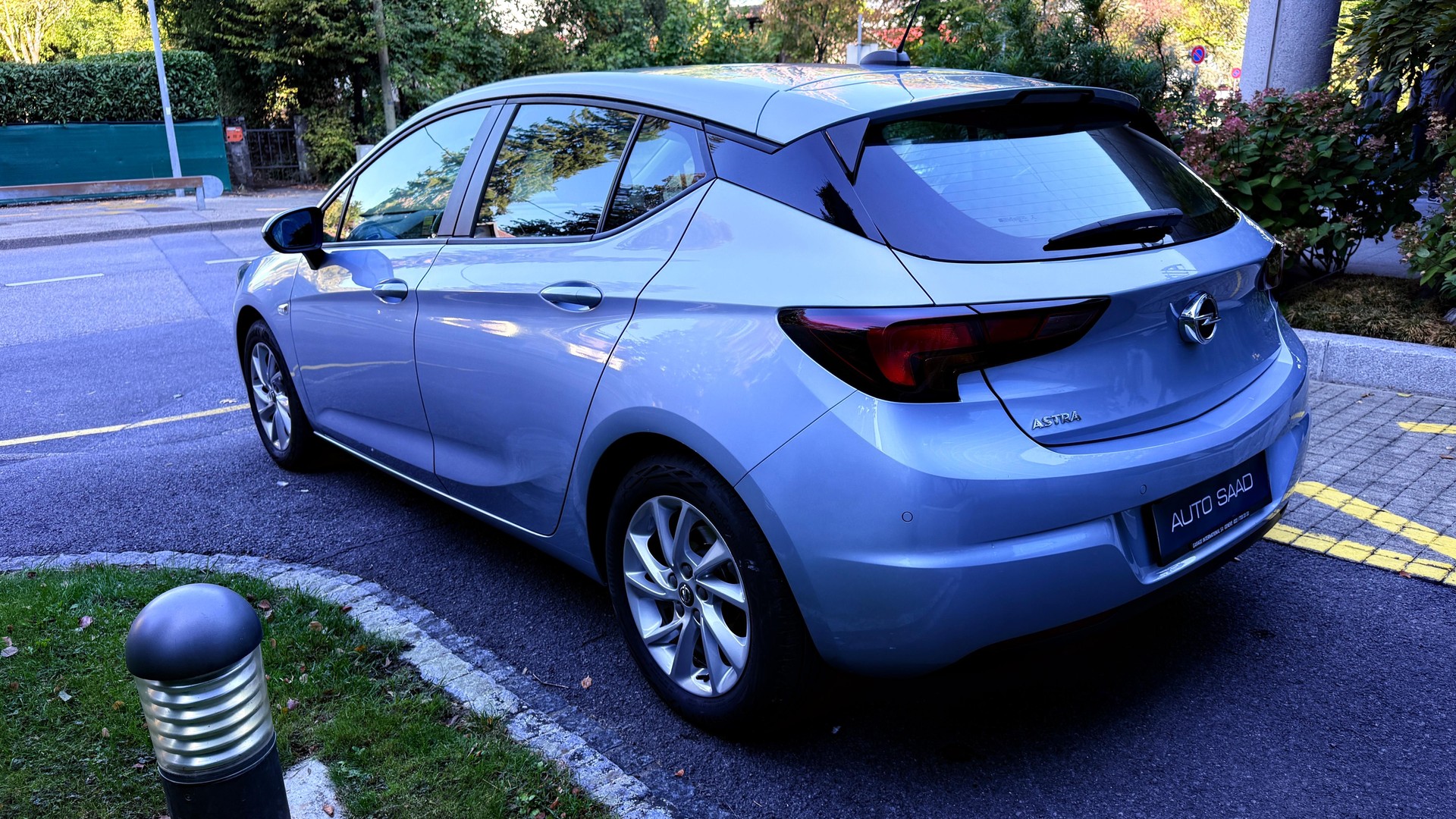 OPEL Astra 1.2i Turbo Elegance-image-5