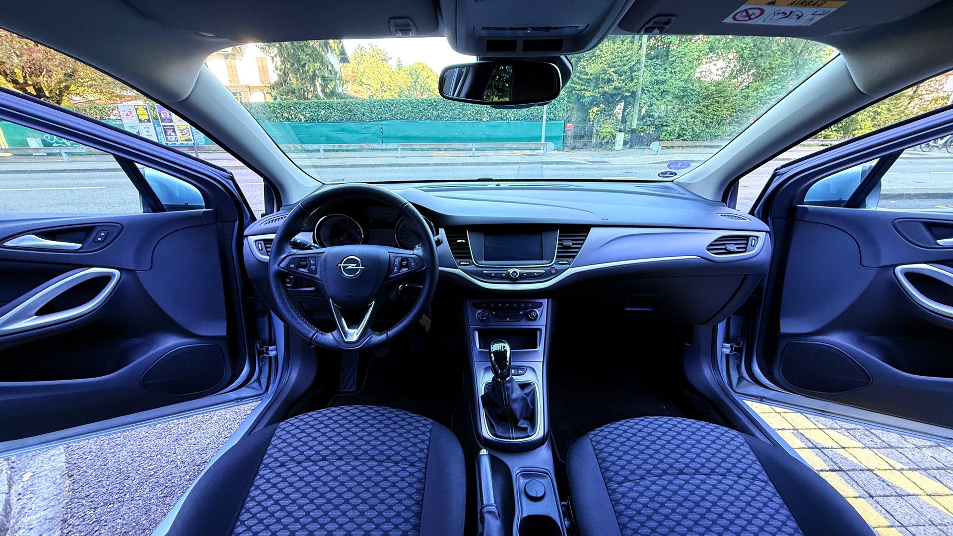 OPEL Astra 1.2i Turbo Elegance-image-7