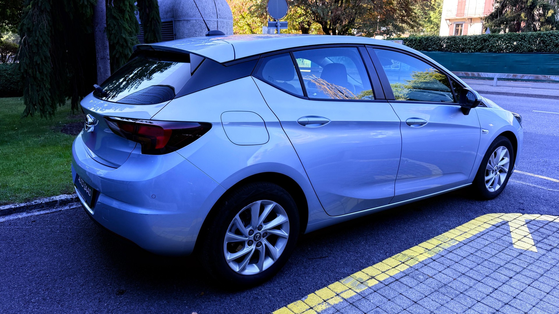 OPEL Astra 1.2i Turbo Elegance-image-4