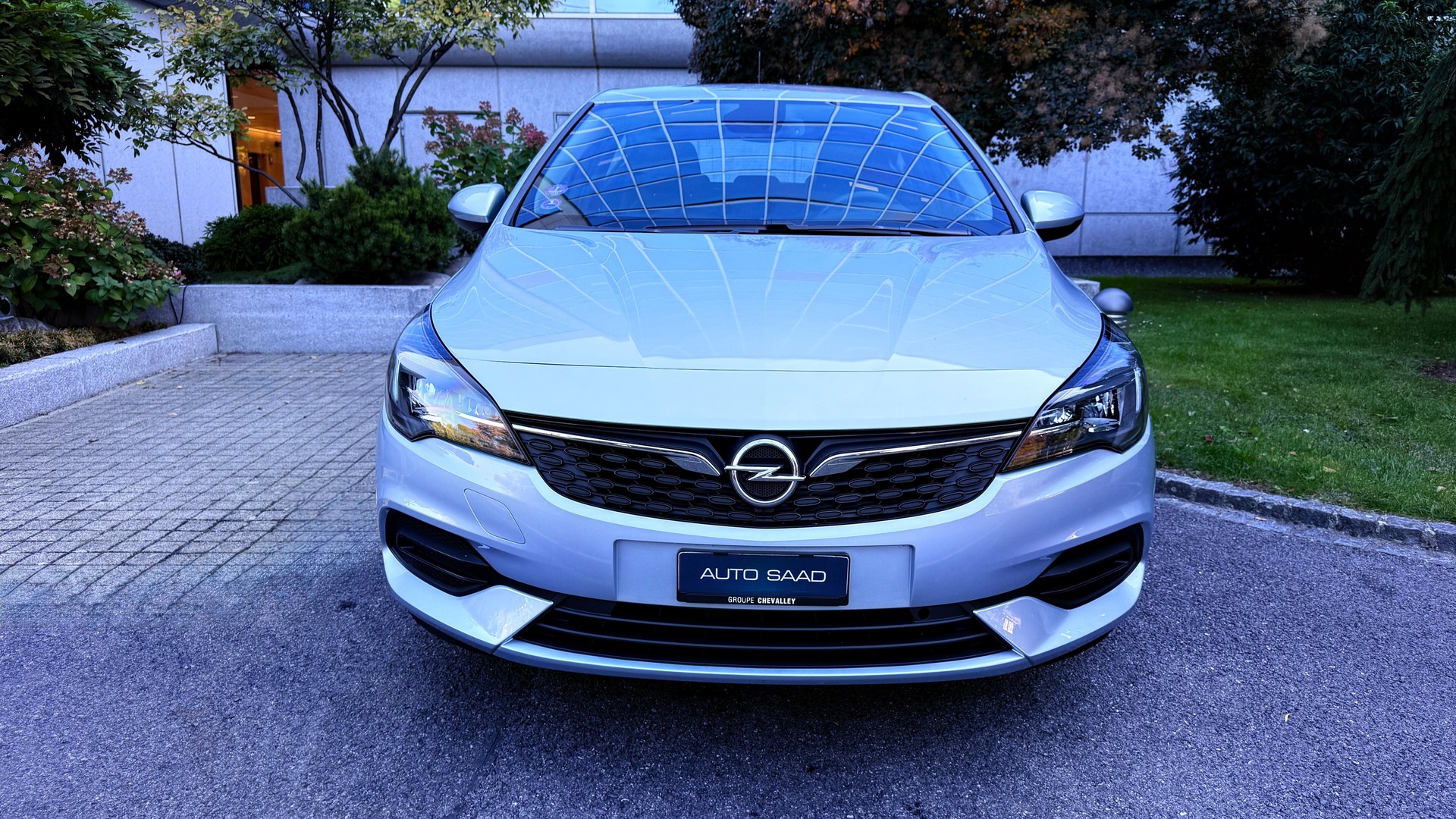 OPEL Astra 1.2i Turbo Elegance-image-0