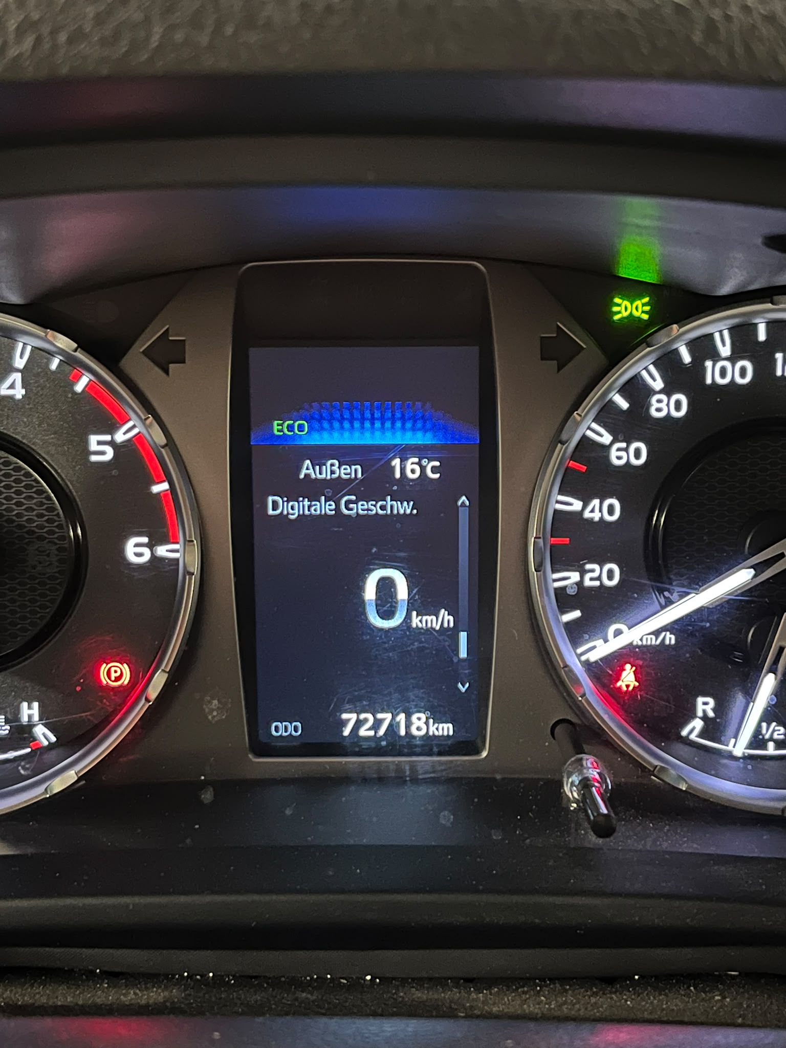 TOYOTA 2.4D-4D Style Double Cab 4x4-image-2