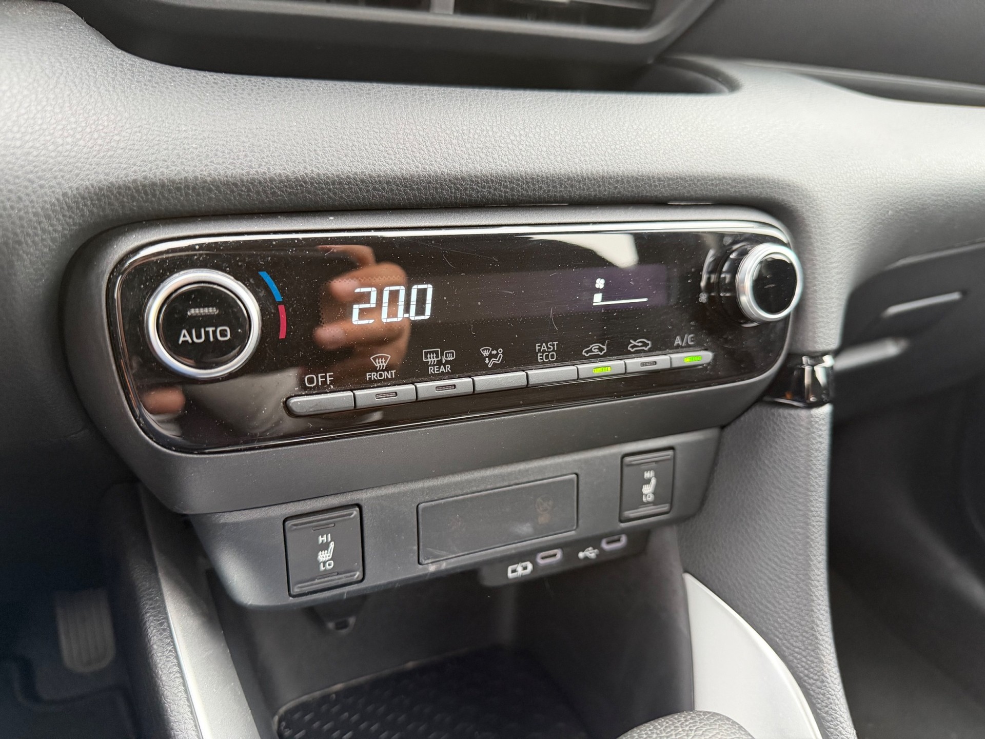 MAZDA 2 Hybrid Centre-line-image-23
