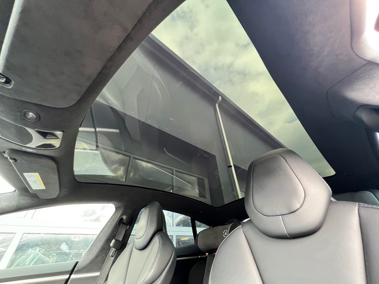 TESLA Model S 75 D-image-12