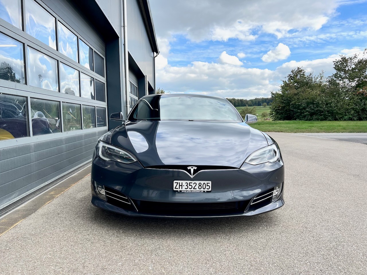 TESLA Model S 75 D-image-3