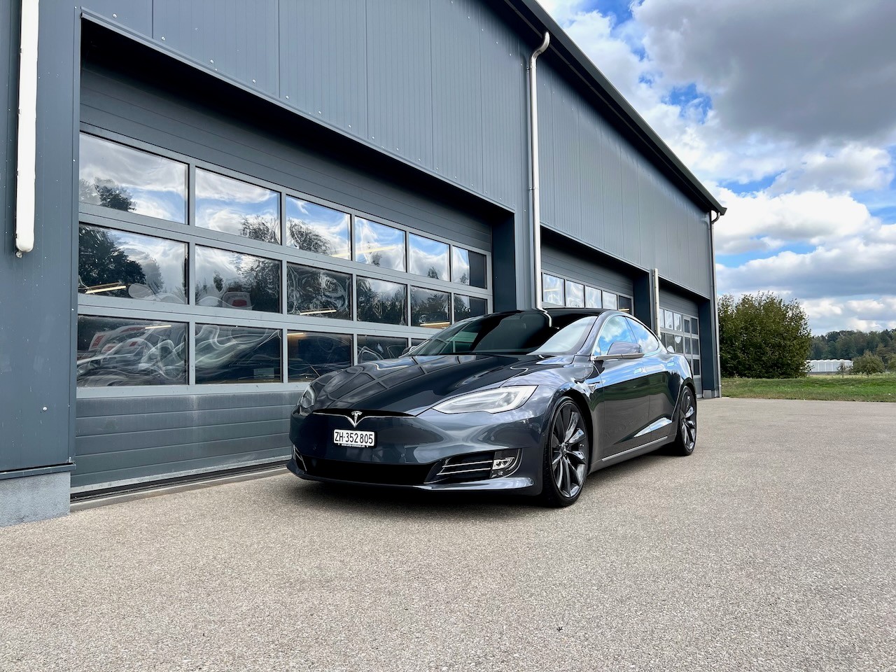 TESLA Model S 75 D-image-0