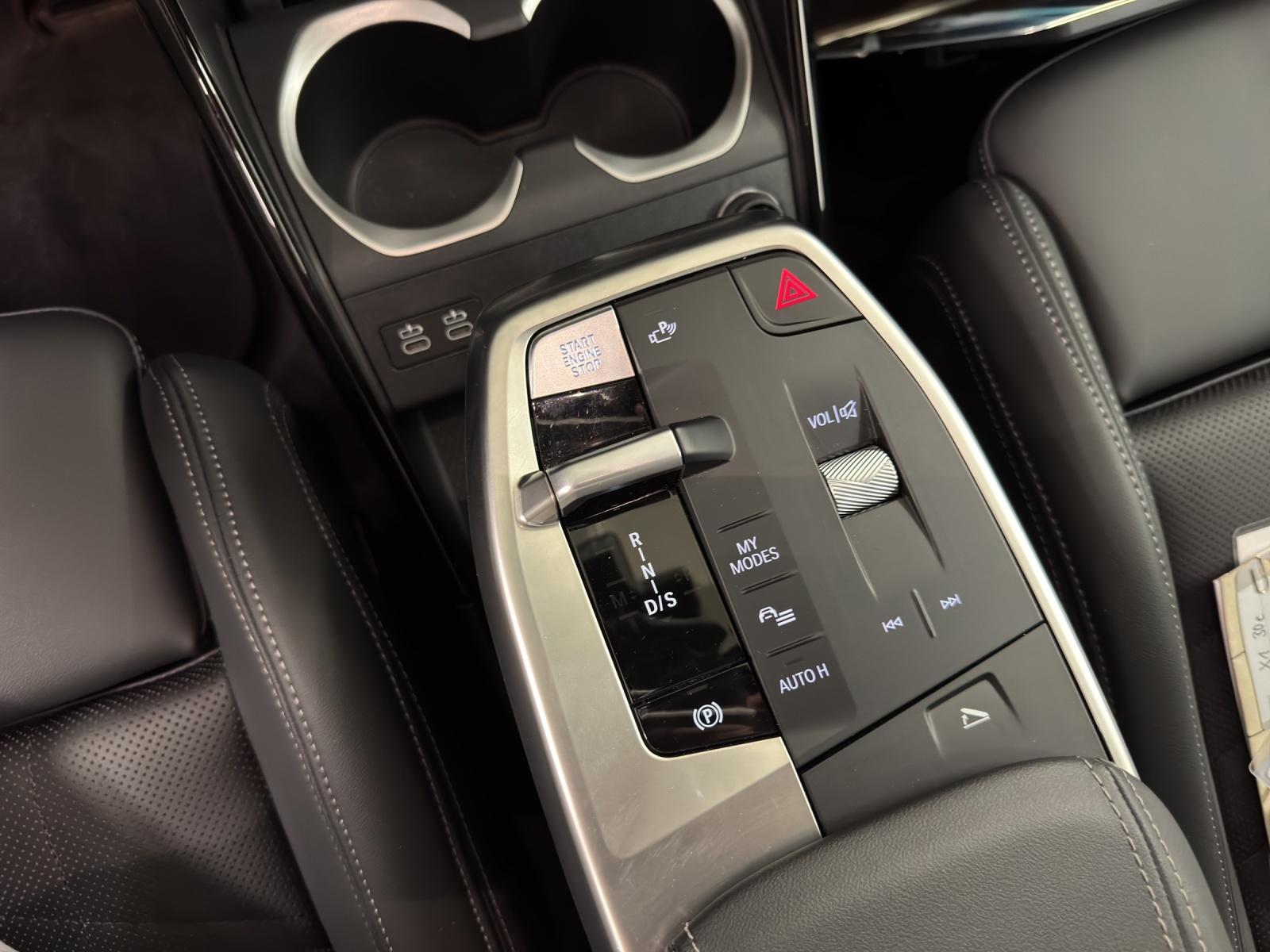 BMW X1 U11 30e xDrive paddles-image-19