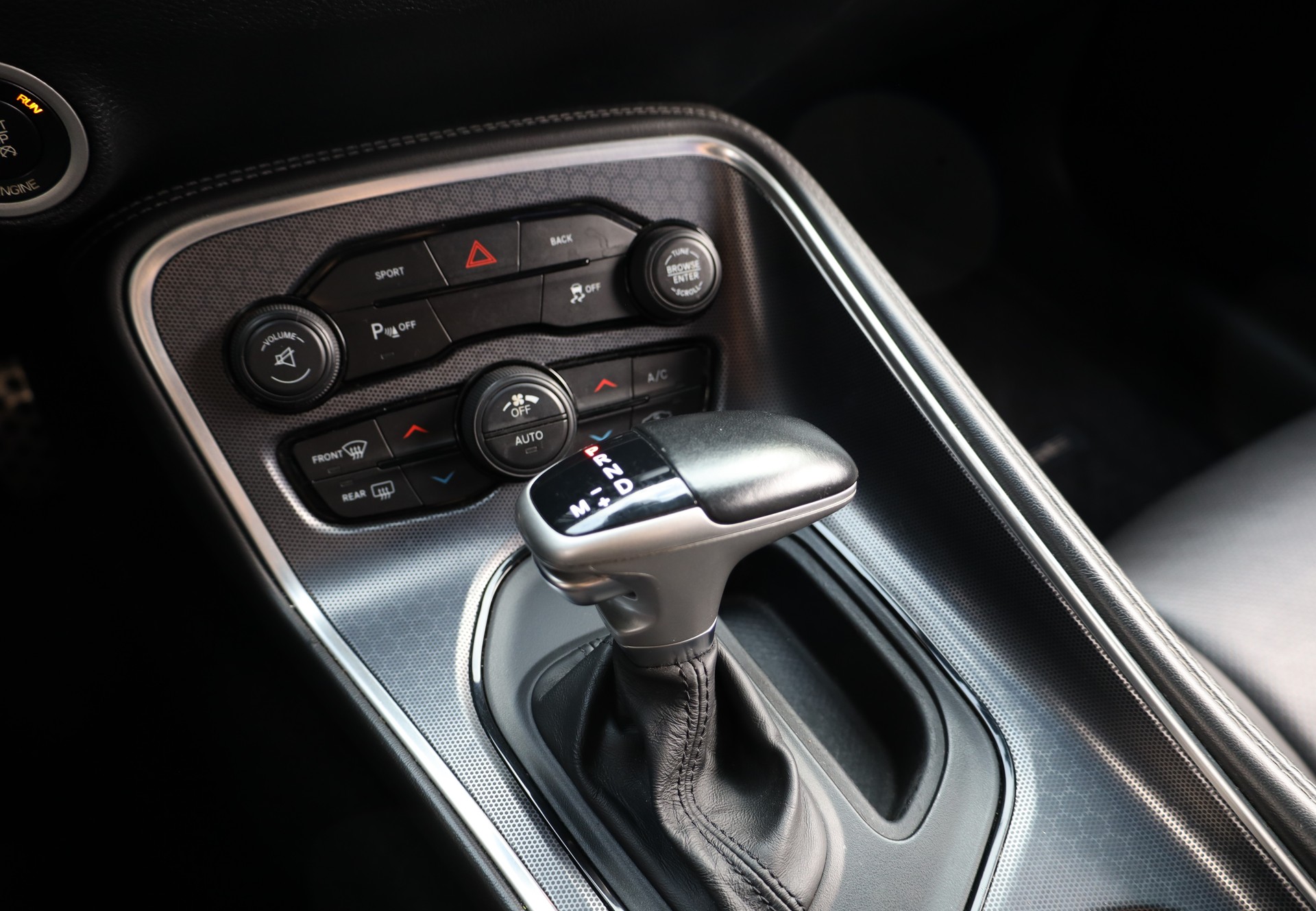 DODGE Challenger 3.6 SXT PLUS-image-10