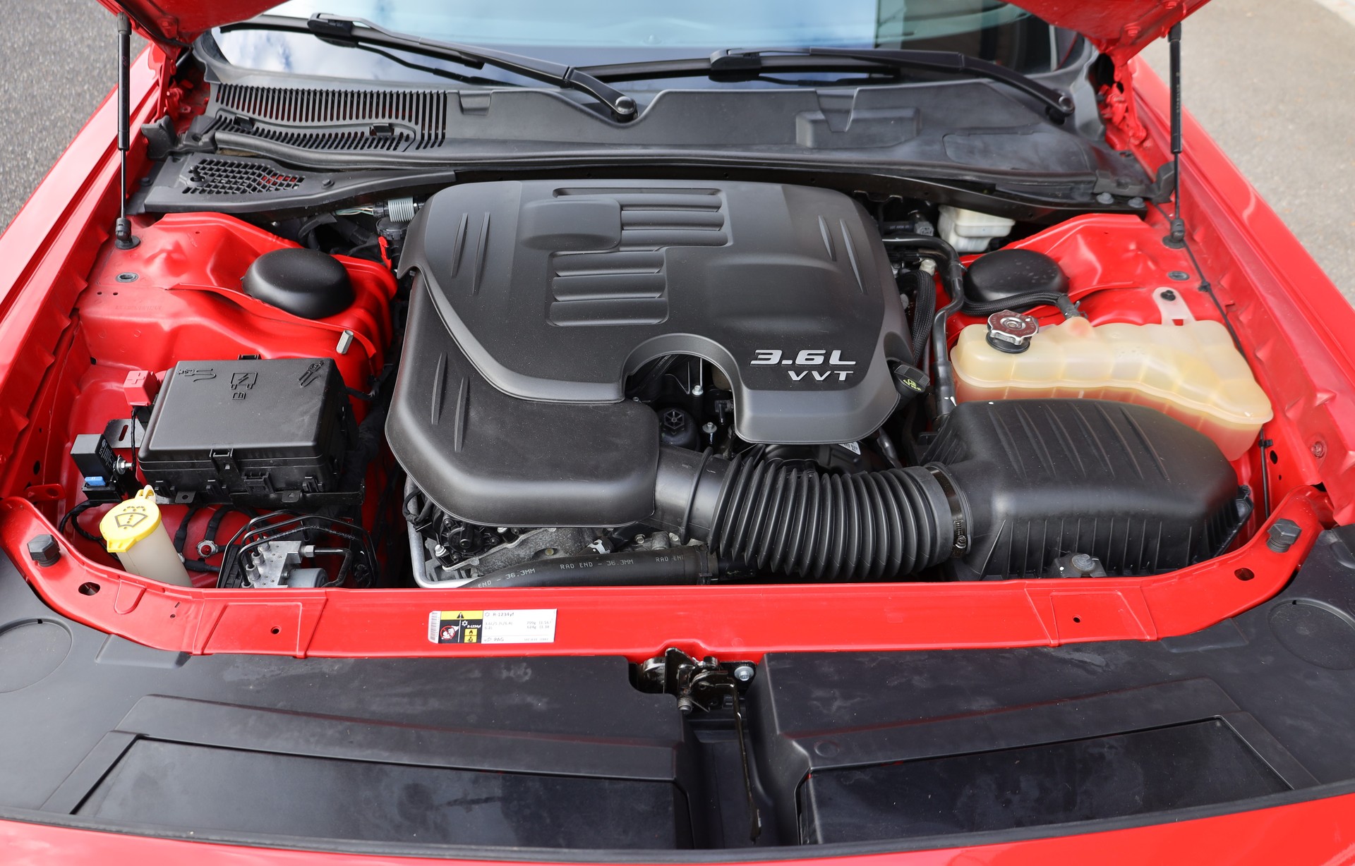DODGE Challenger 3.6 SXT PLUS-image-14