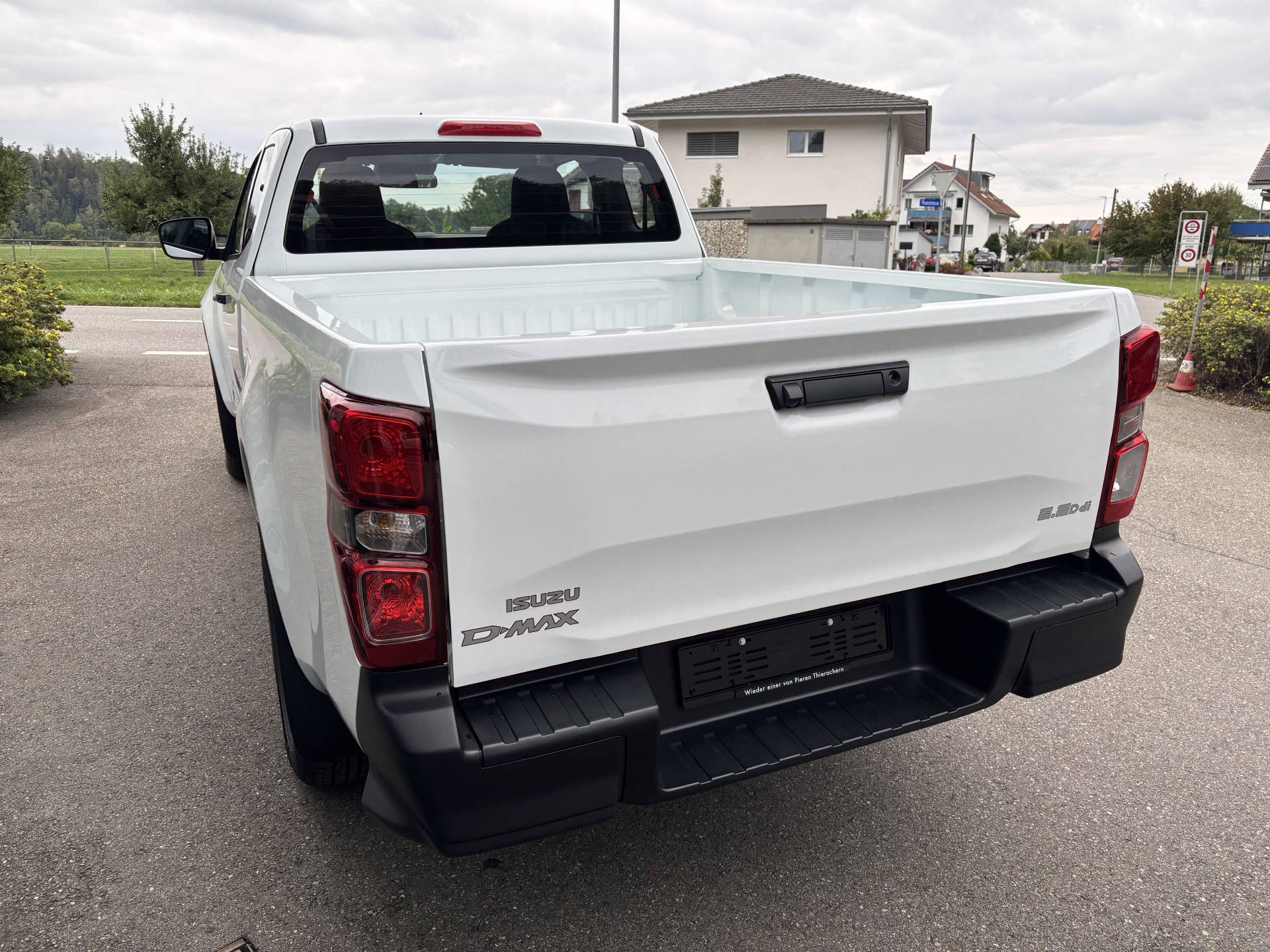 ISUZU D-Max Space Pick-up 2.2 DDi B-Strong 4x4-image-2