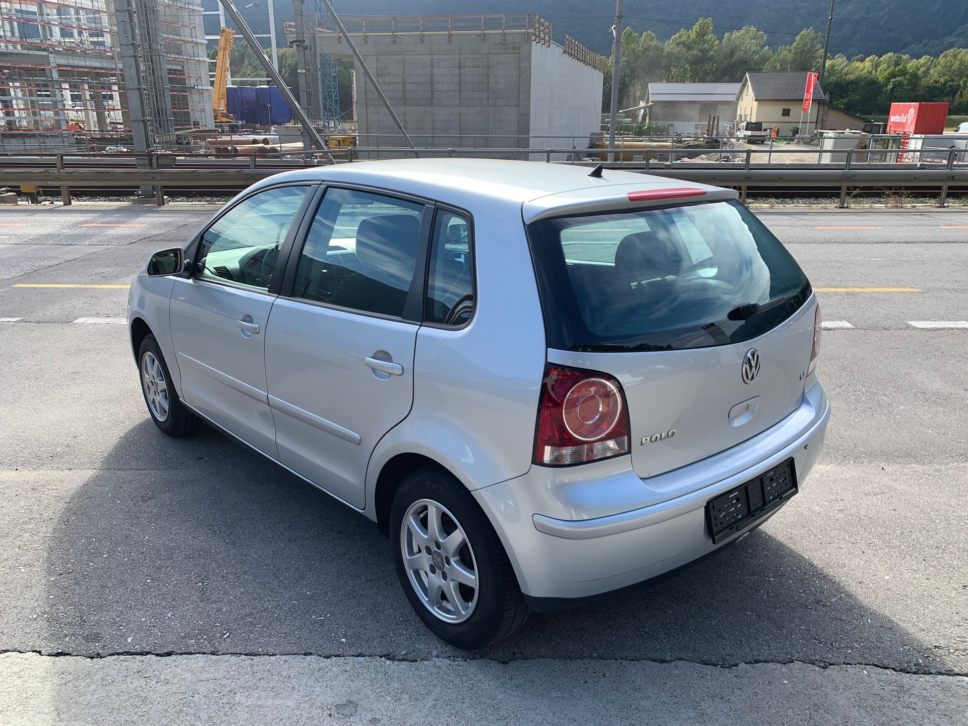 VW Polo 1.4 16V Trendline Automatic-image-1
