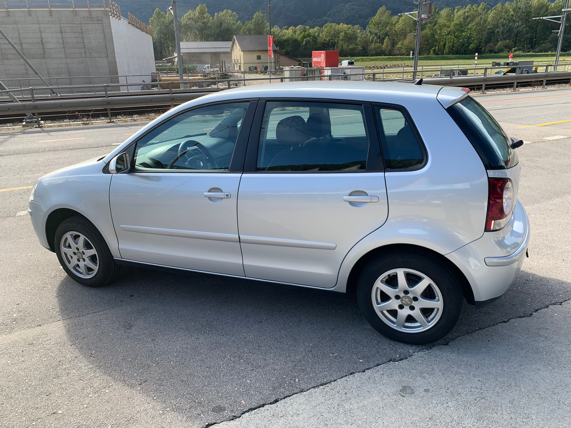 VW Polo 1.4 16V Trendline Automatic-image-3