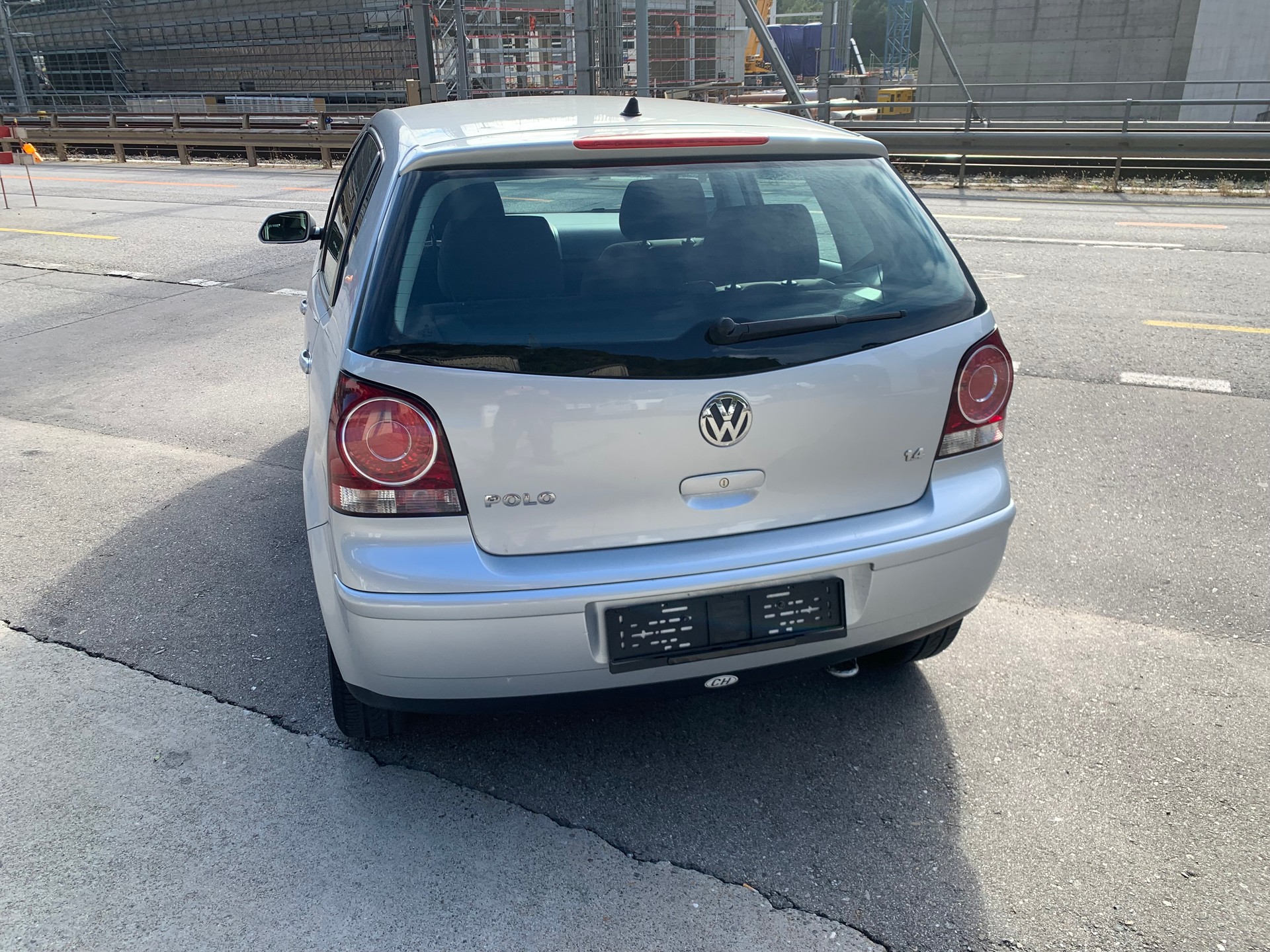 VW Polo 1.4 16V Trendline Automatic-image-5