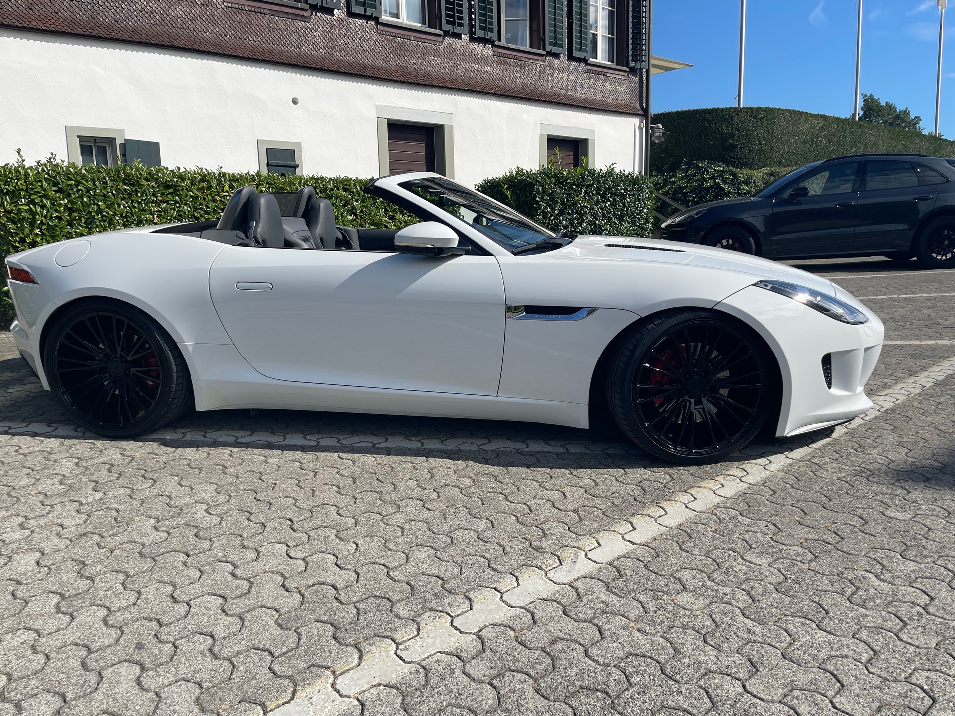 JAGUAR F-Type Convertible 3.0 V6 S/C-image-2