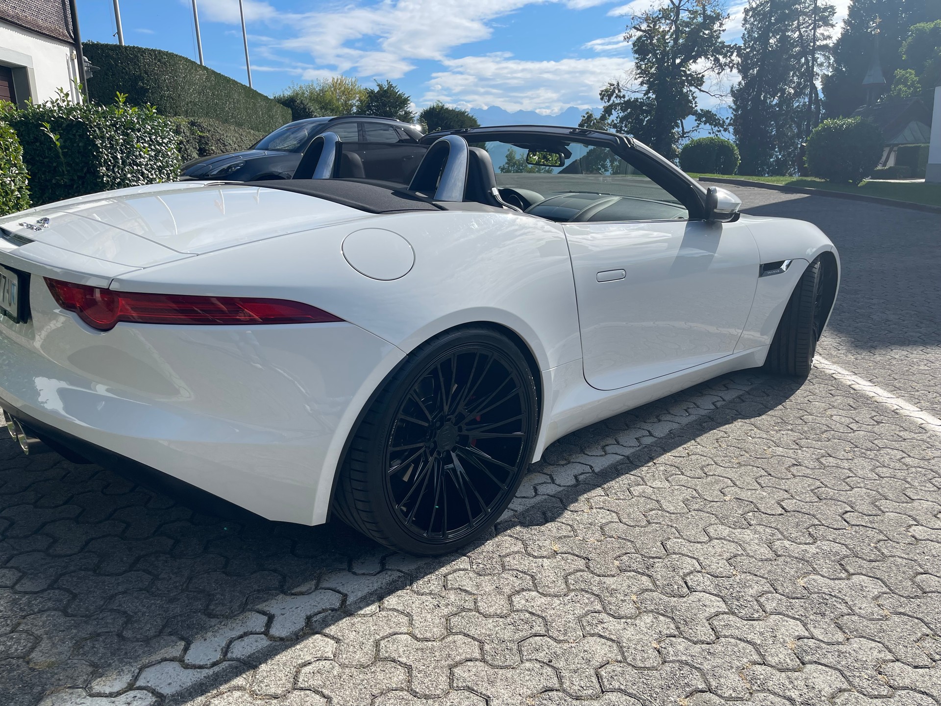 JAGUAR F-Type Convertible 3.0 V6 S/C-image-3