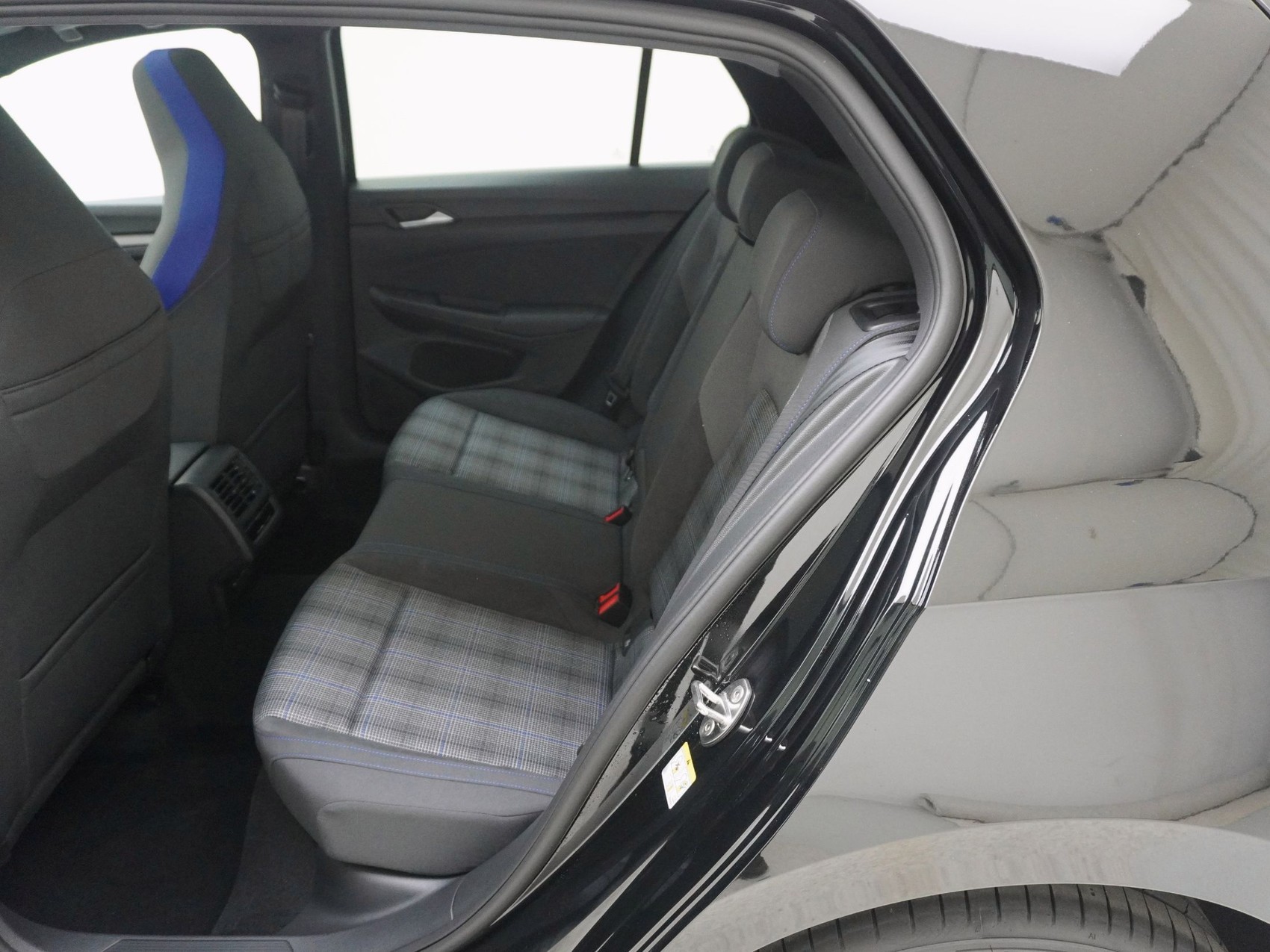 VW Golf VIII 1.5 TSI Plug-in-Hybrid GTE DSG-image-15