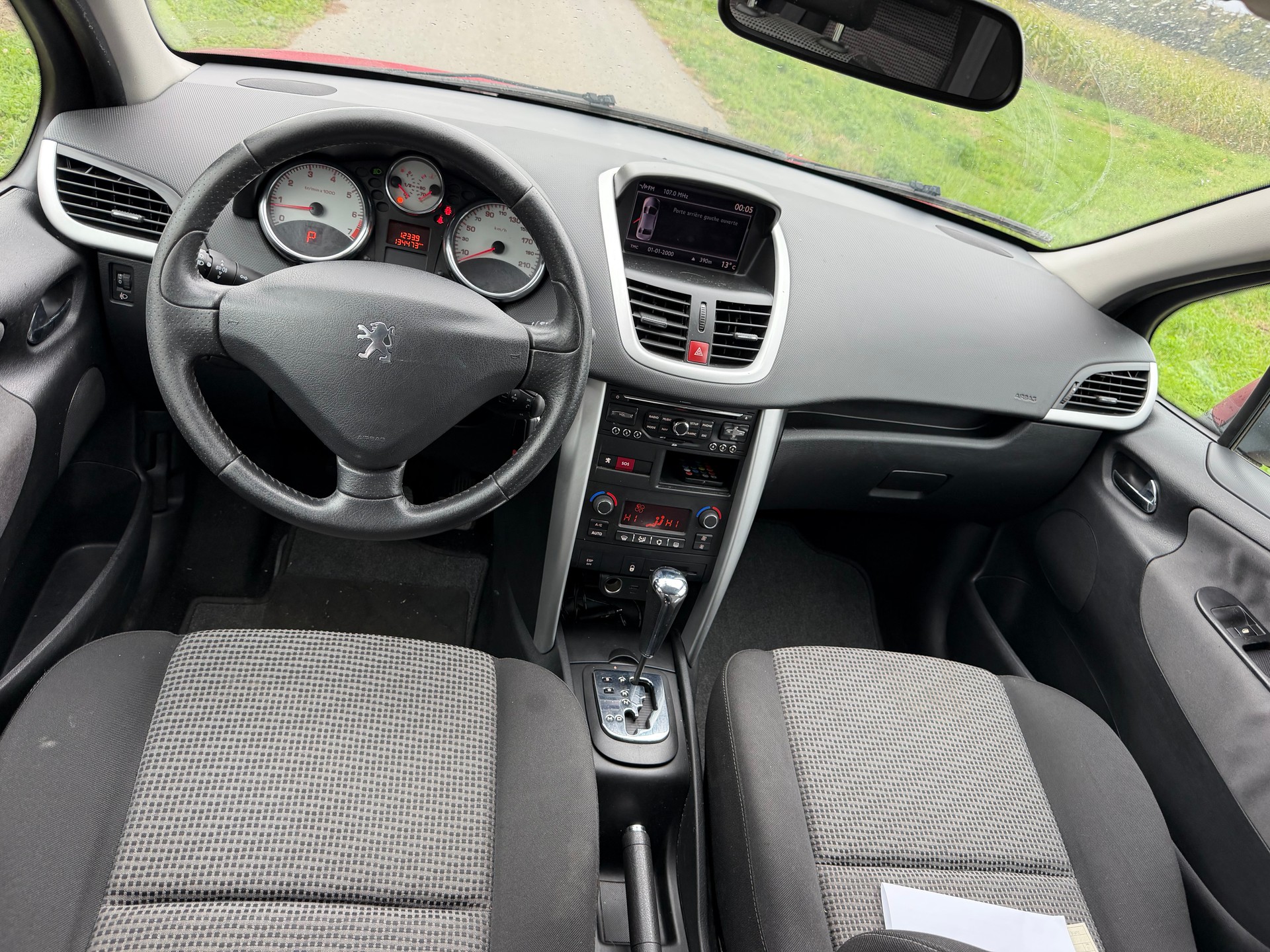PEUGEOT 207 1.6 16V Sport Automatic-image-6