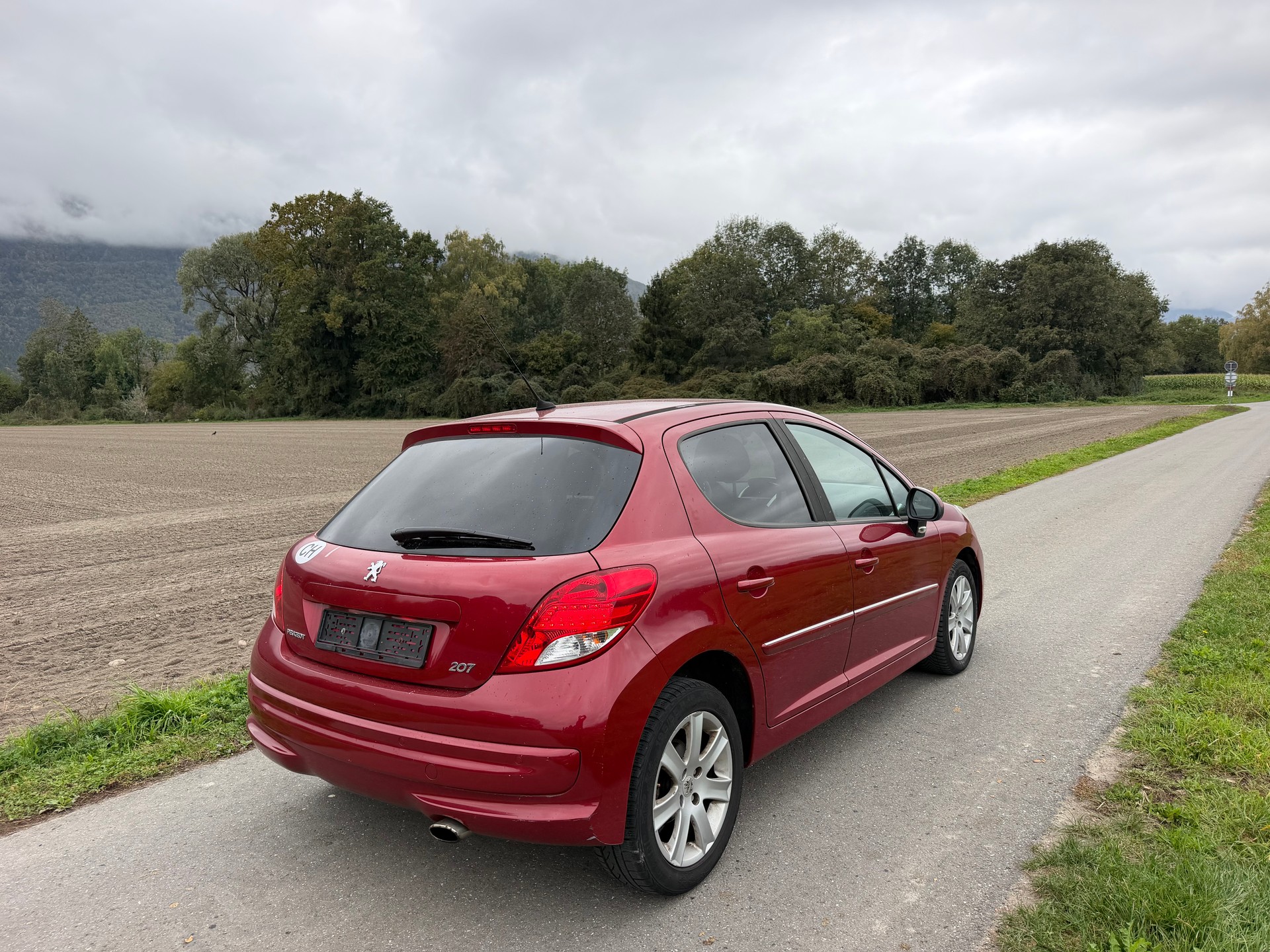 PEUGEOT 207 1.6 16V Sport Automatic-image-3