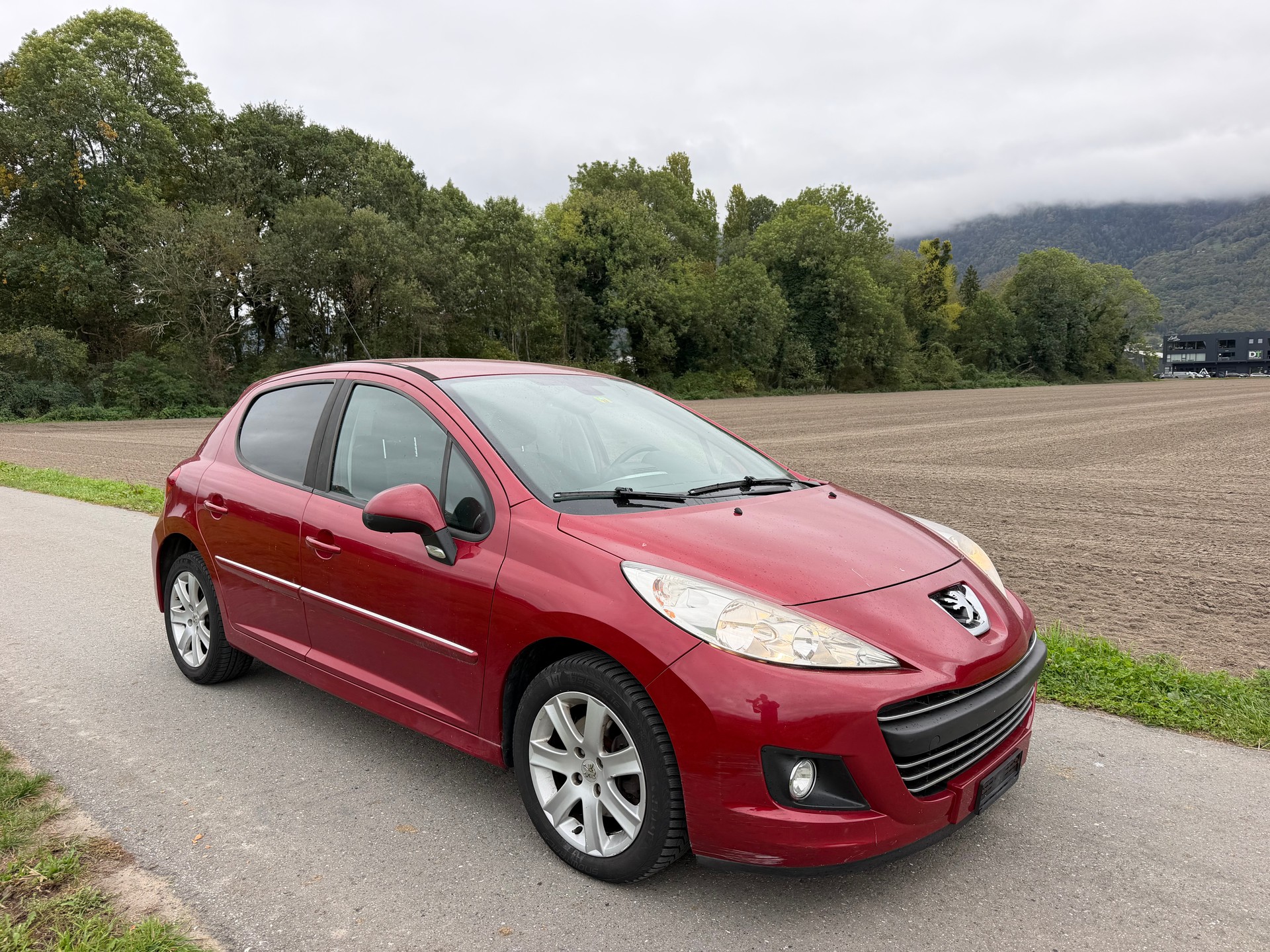 PEUGEOT 207 1.6 16V Sport Automatic-image-2