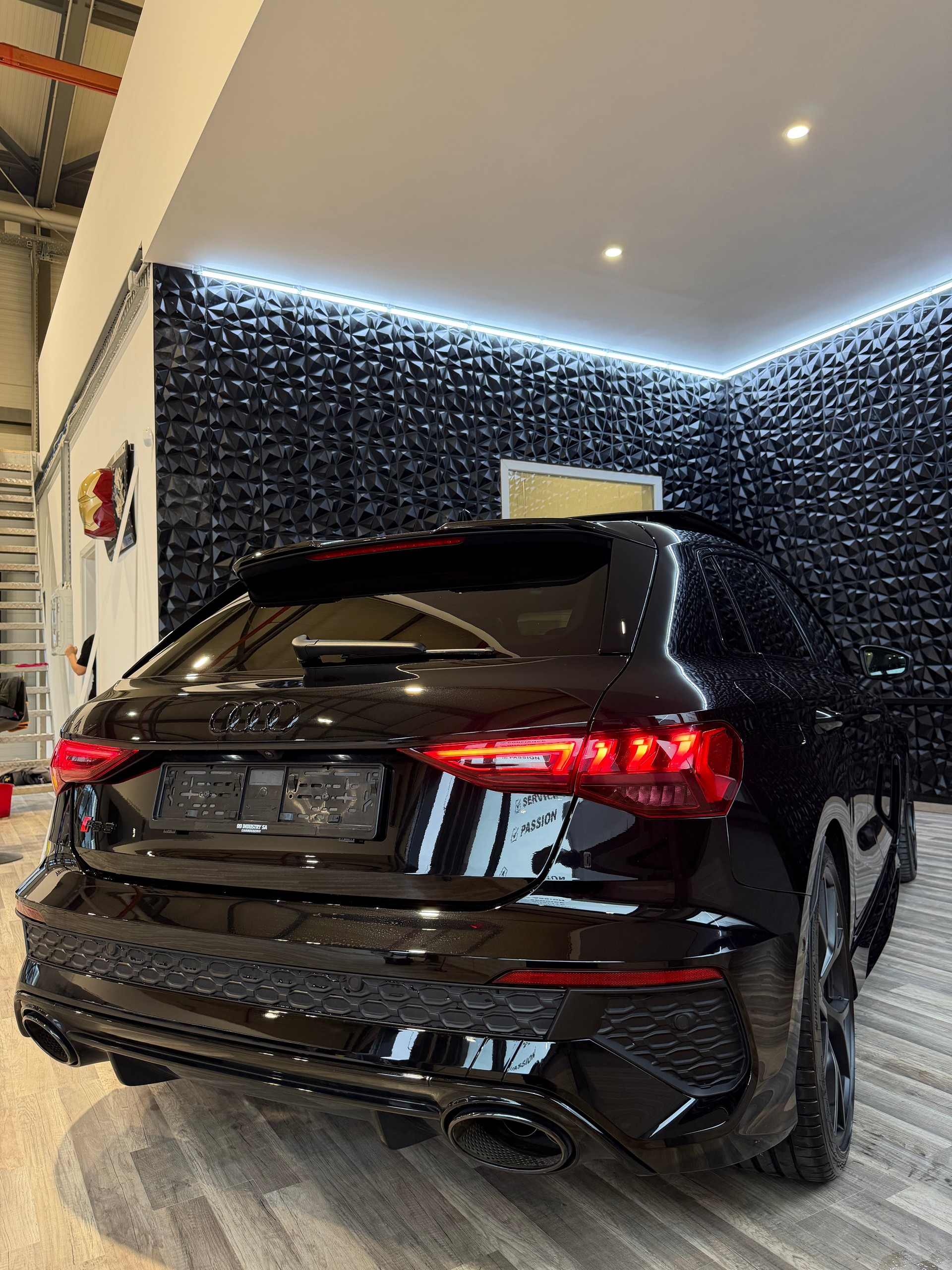 AUDI RS3 Sportback 2.5 TSI quattro S-tronic-image-6