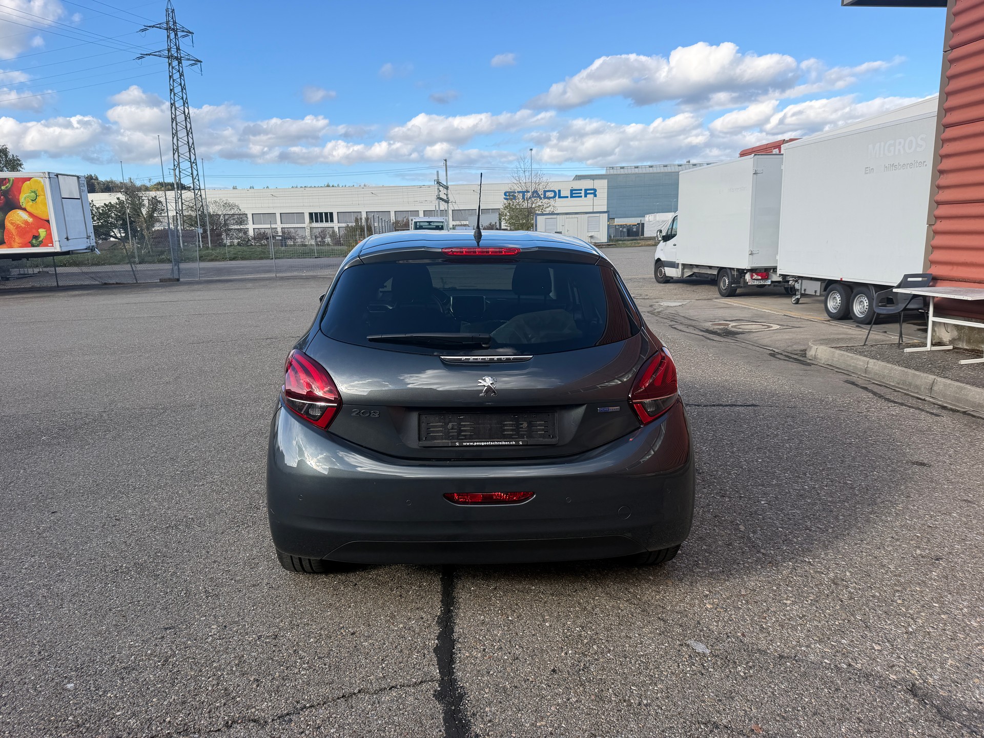 PEUGEOT 208 1.2 PureTech Active EAT6-image-3