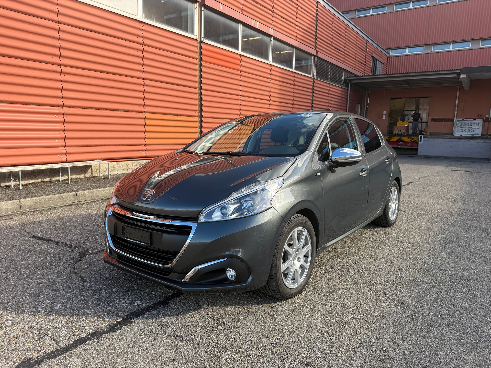 PEUGEOT 208 1.2 PureTech Active EAT6-image-0