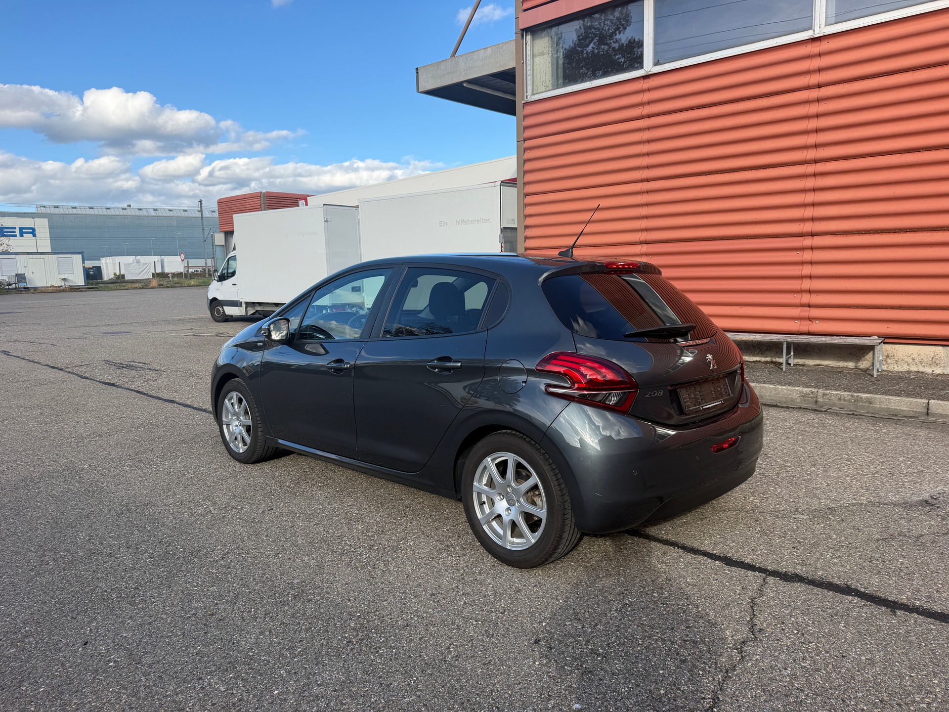 PEUGEOT 208 1.2 PureTech Active EAT6-image-2