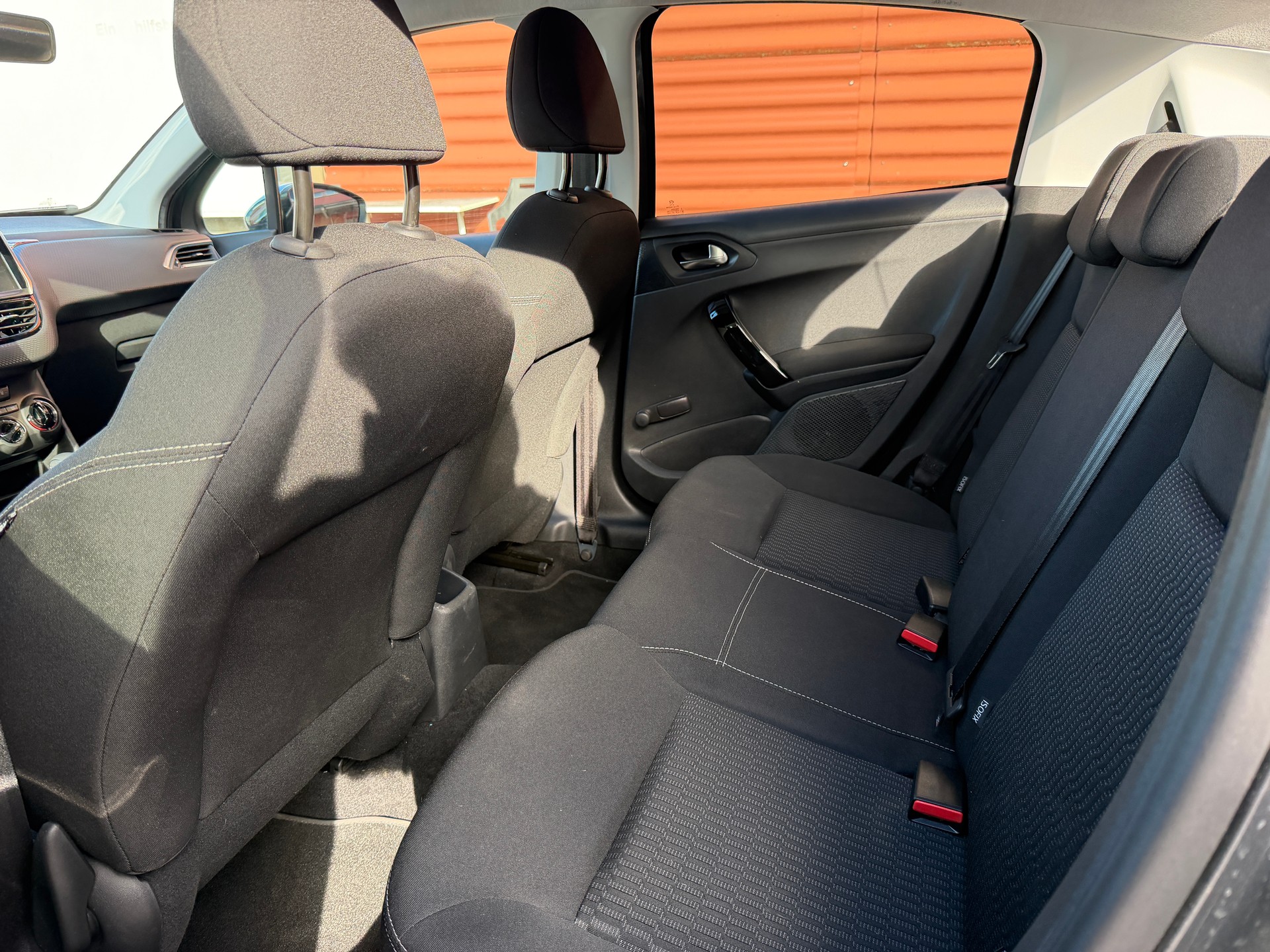 PEUGEOT 208 1.2 PureTech Active EAT6-image-11