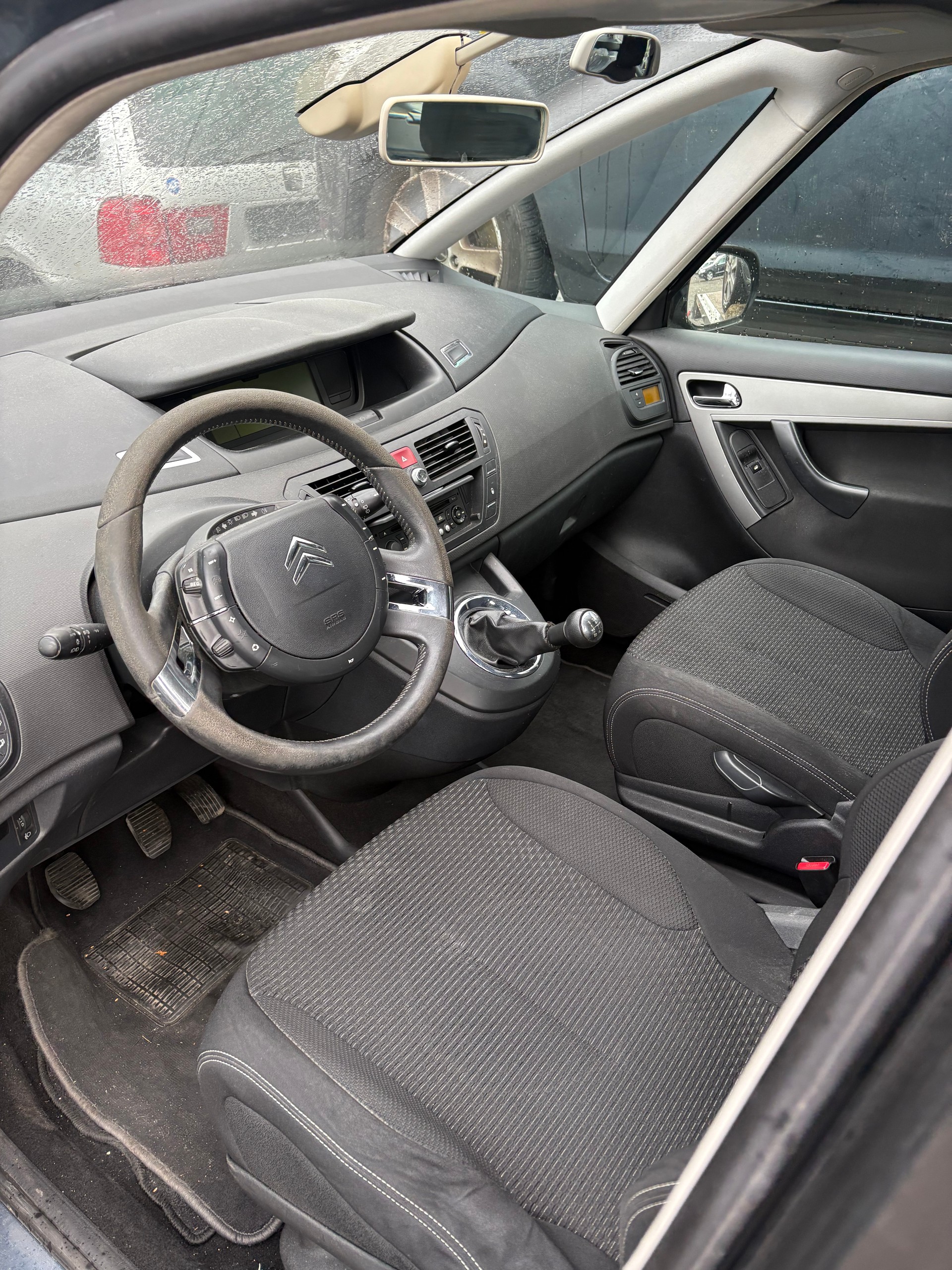 CITROEN Grand C4 Picasso 1.6 HDI 16V Dynamique-image-3