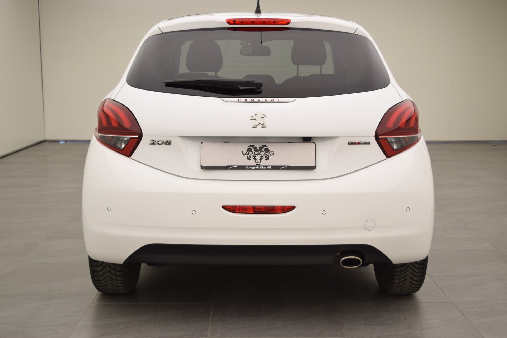 PEUGEOT 208 1.2e STT Pure Tech GT Line-image-6