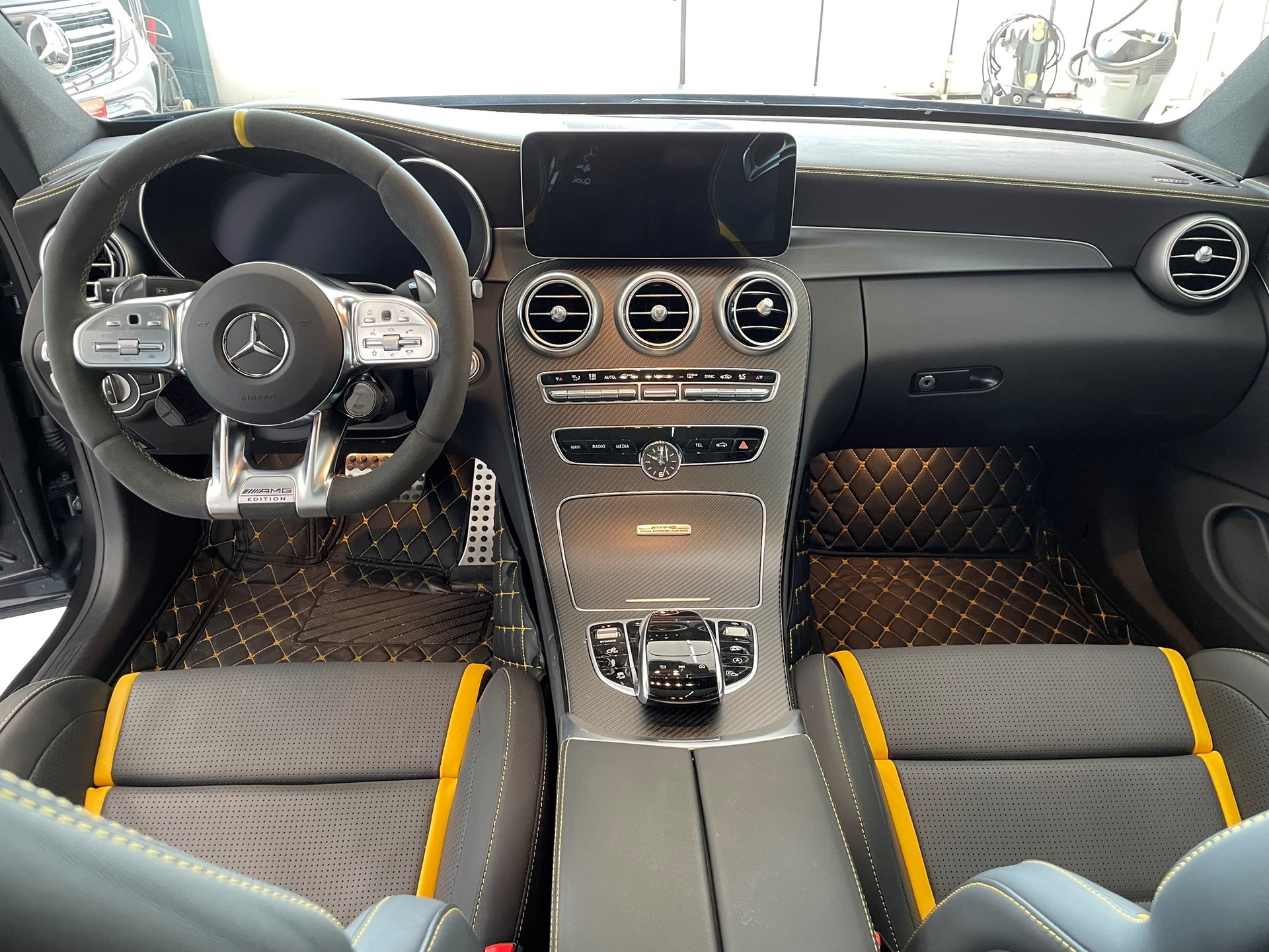 MERCEDES-BENZ C 63 S AMG Premium +-image-11