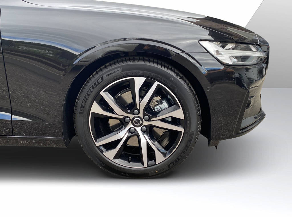VOLVO V60 2.0 B4 Plus Dark-image-6