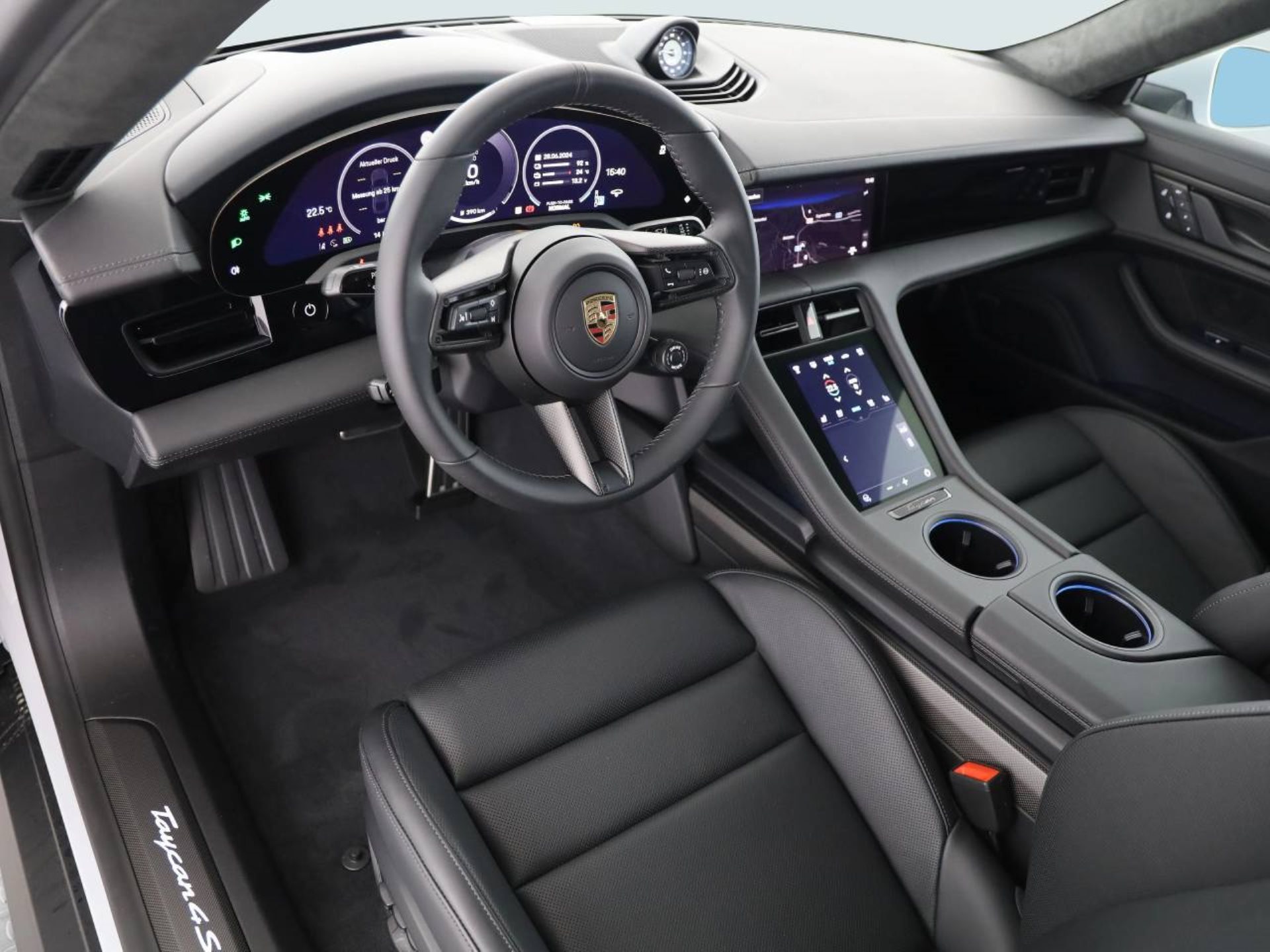 PORSCHE Taycan 4S-image-3