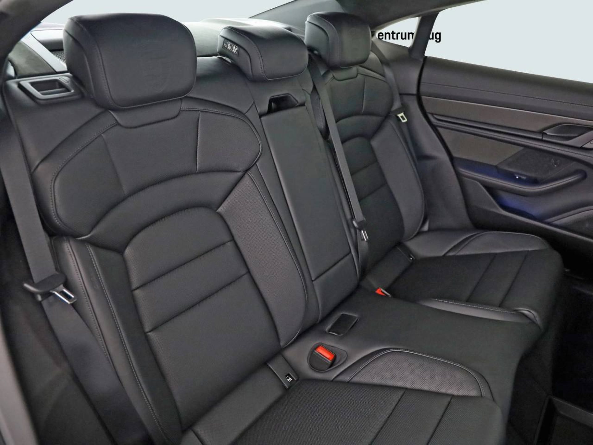 PORSCHE Taycan 4S-image-12