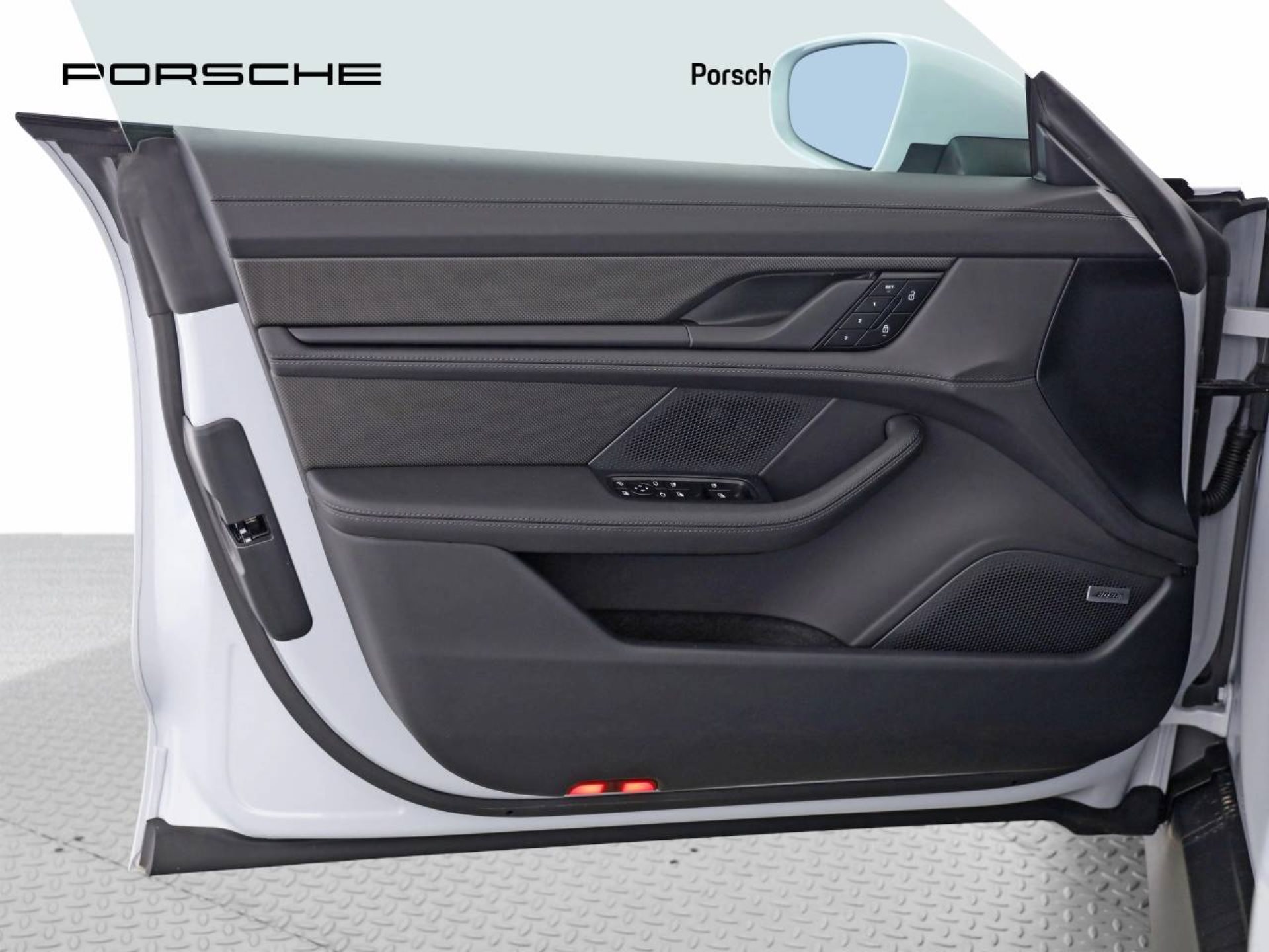 PORSCHE Taycan 4S-image-18