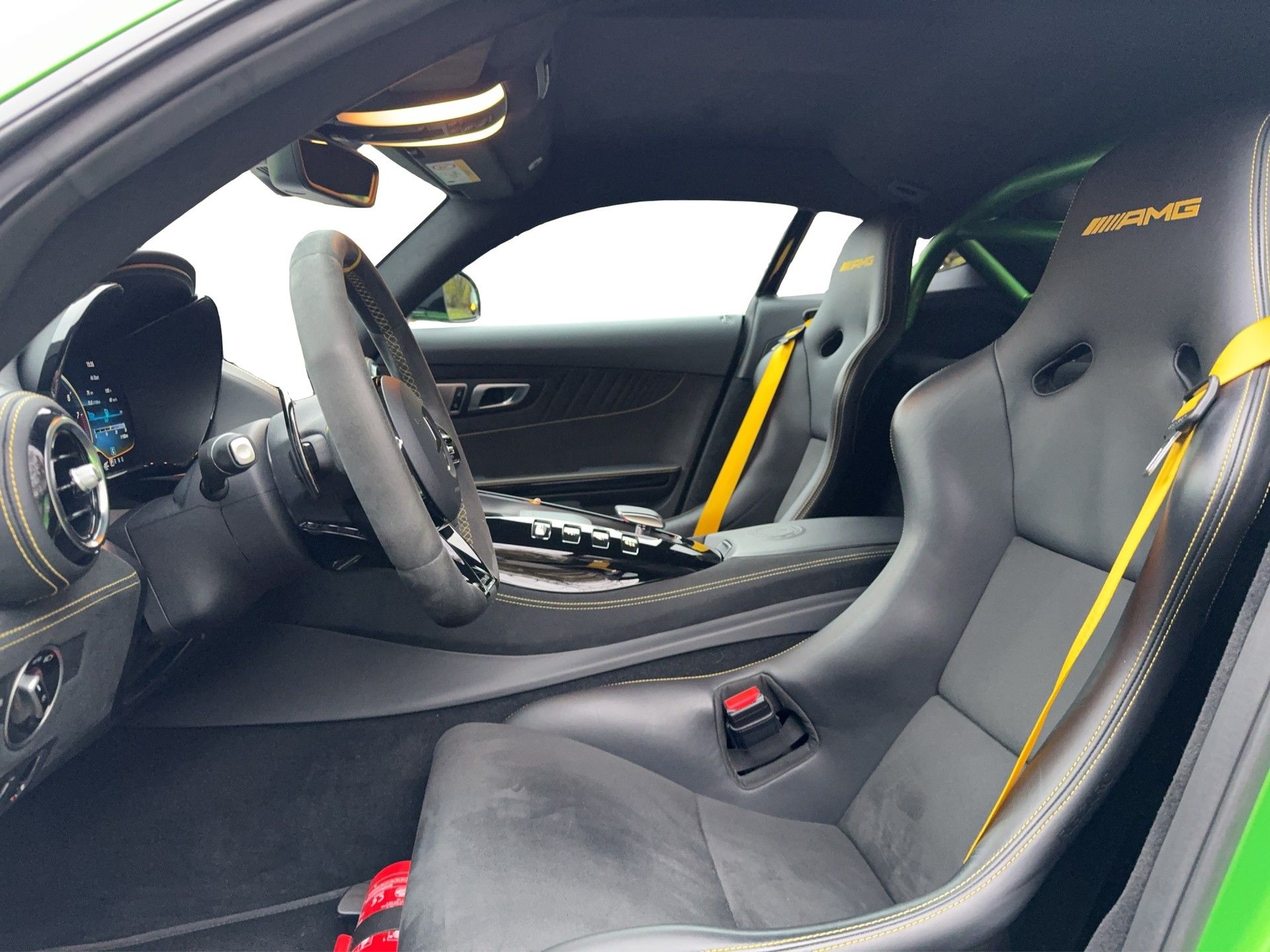 MERCEDES-BENZ AMG GT R Speedshift DCT Track Paket, Keramik, einmalig - alle Optionen!-image-9