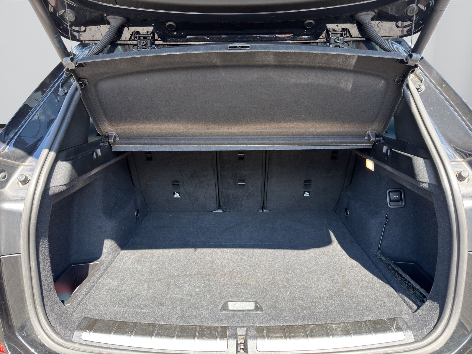 BMW X1 25d xDrive SAG-image-12