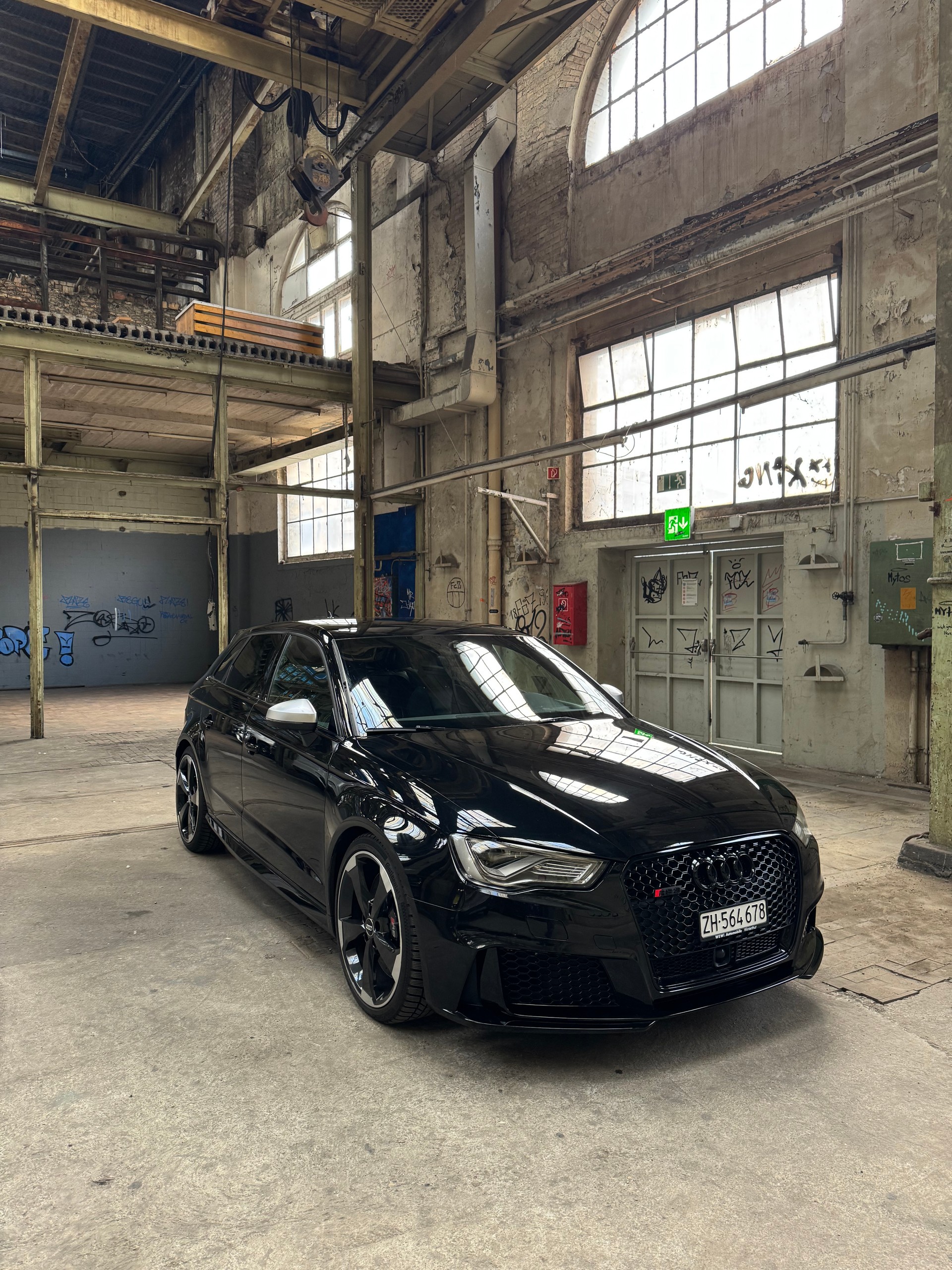 AUDI RS3 2.5 TSI quattro S-tronic-image-0