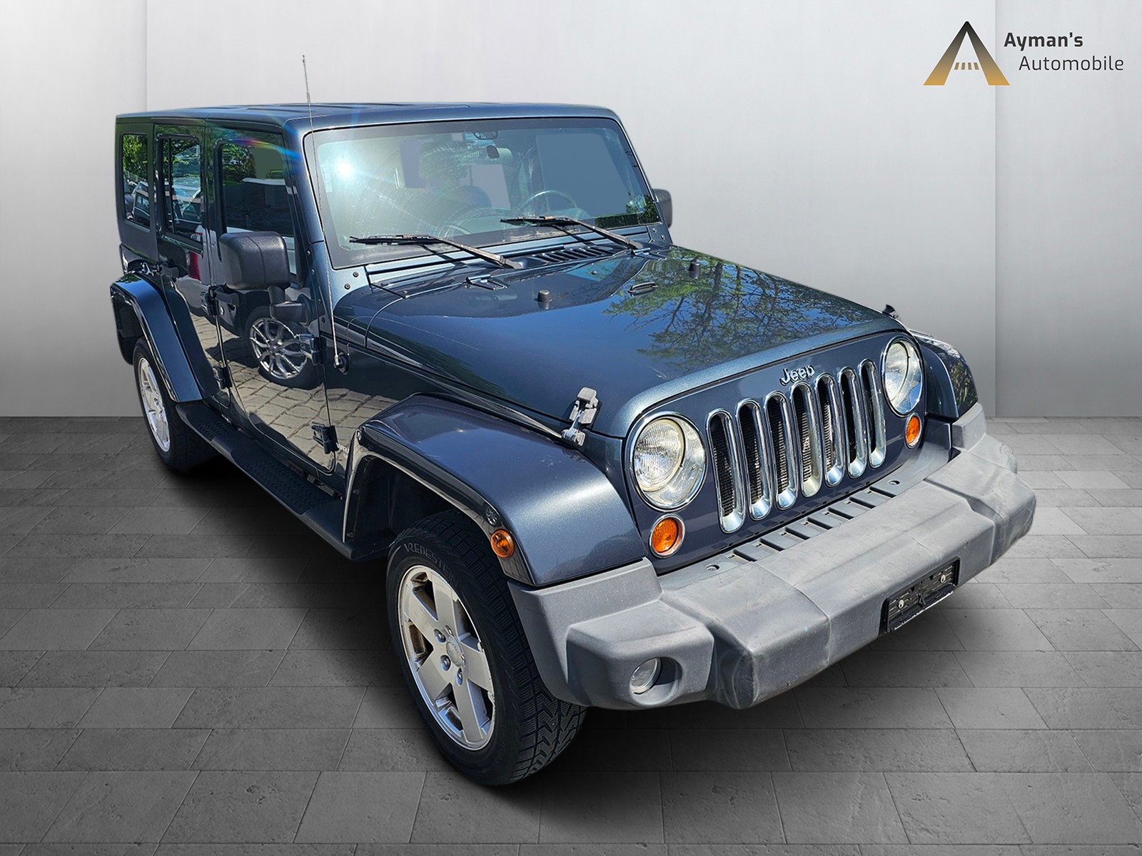 JEEP Wrangler 3.8 Unlimited Sahara Automatic-image-2