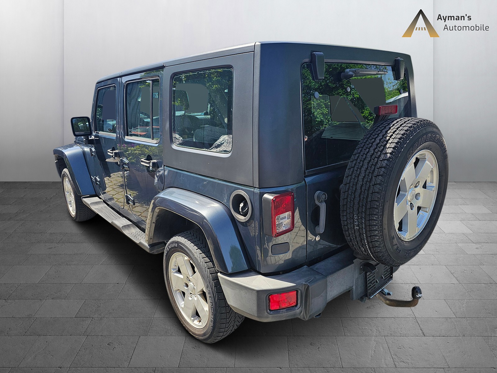 JEEP Wrangler 3.8 Unlimited Sahara Automatic-image-3