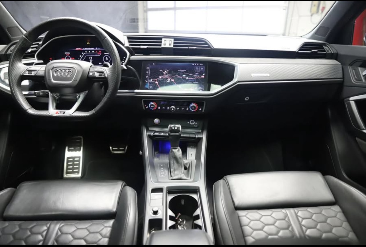AUDI RS Q3 Sportback quattro S tronic-image-5