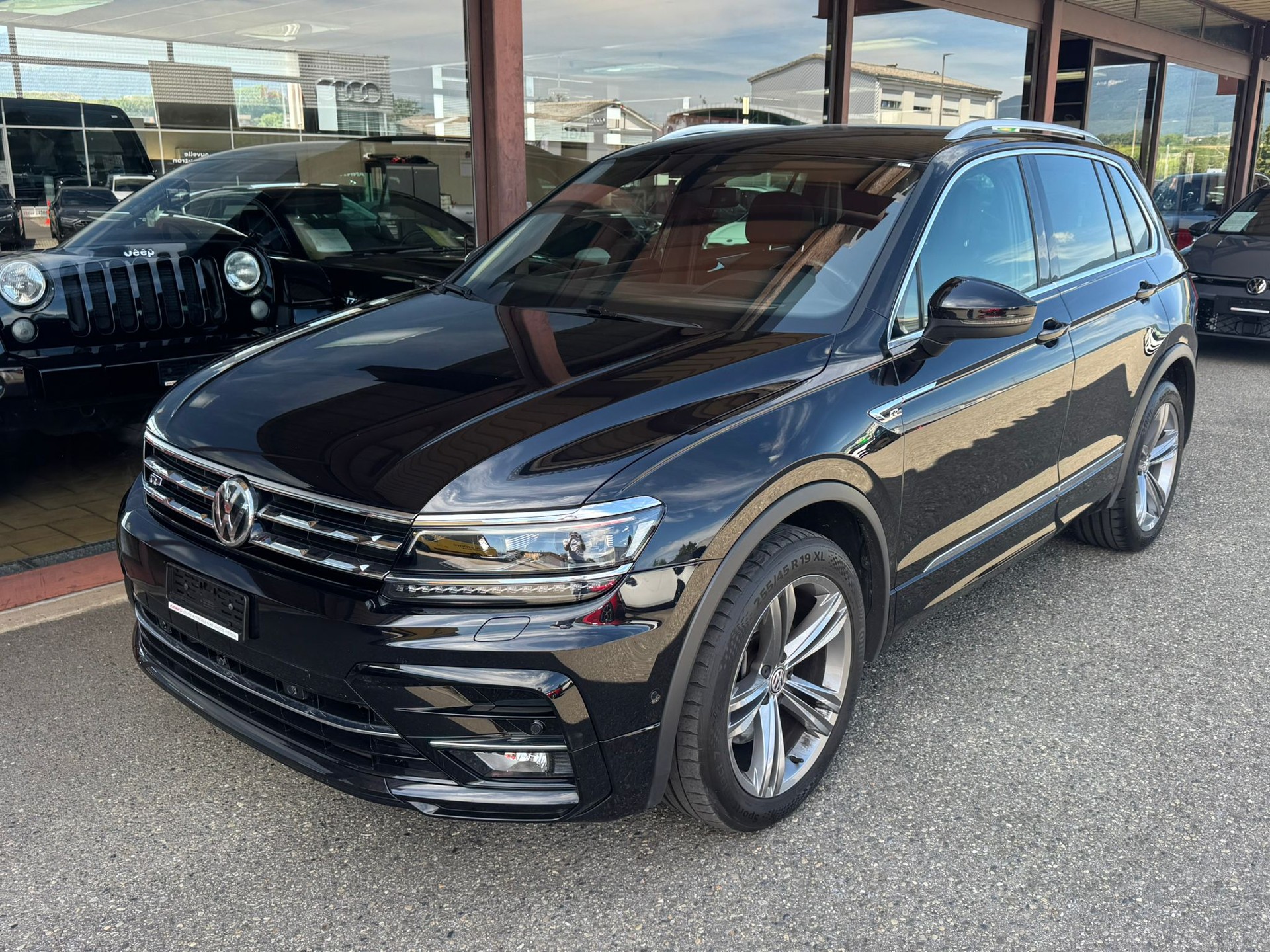 VW Tiguan 2.0TSI Highline 4Motion DSG-image-1