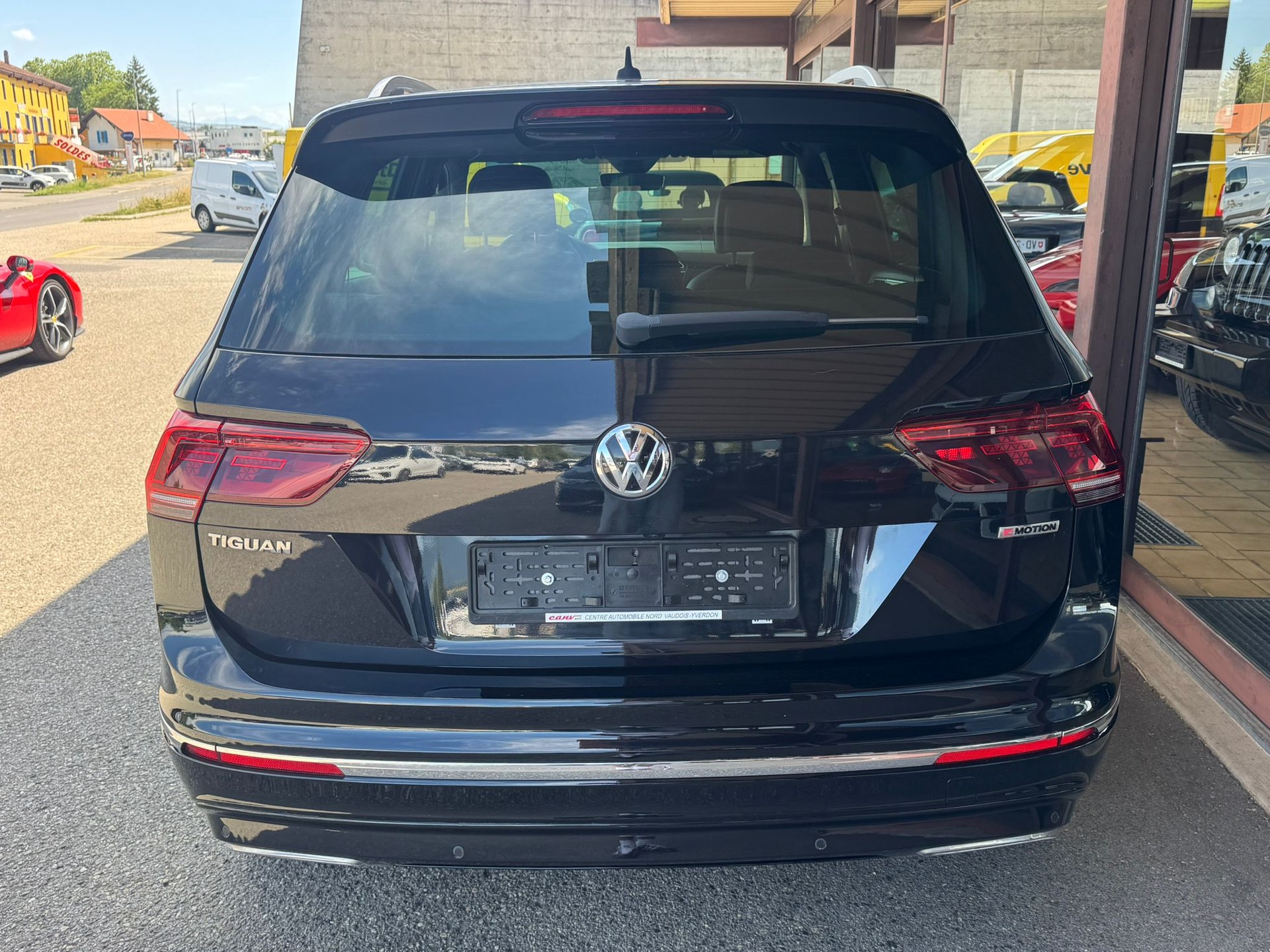 VW Tiguan 2.0TSI Highline 4Motion DSG-image-4