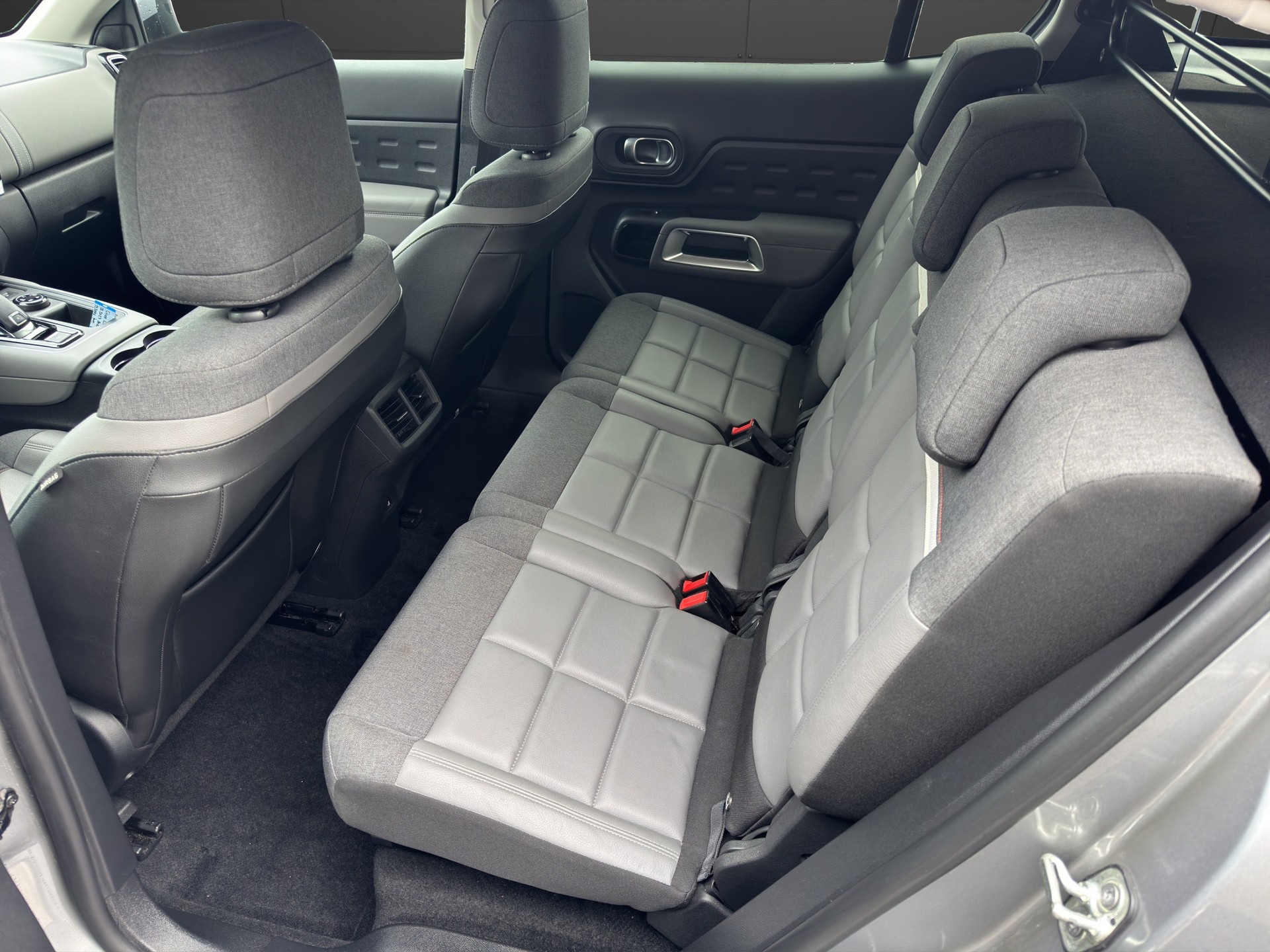 CITROEN C5 Aircross 1.5 BlueHD Swiss Edition EAT8-image-21