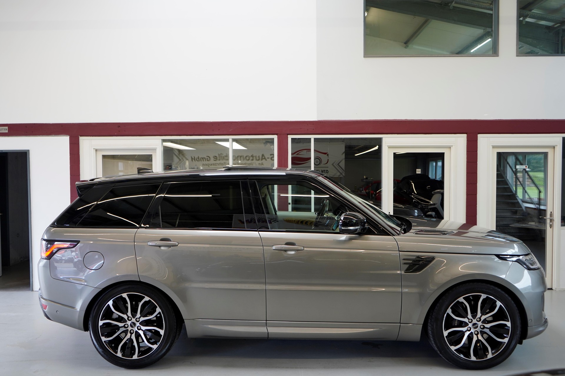 LAND ROVER Range Rover Sport 5.0 V8 S/C HSE Dynamic Automatic-image-8