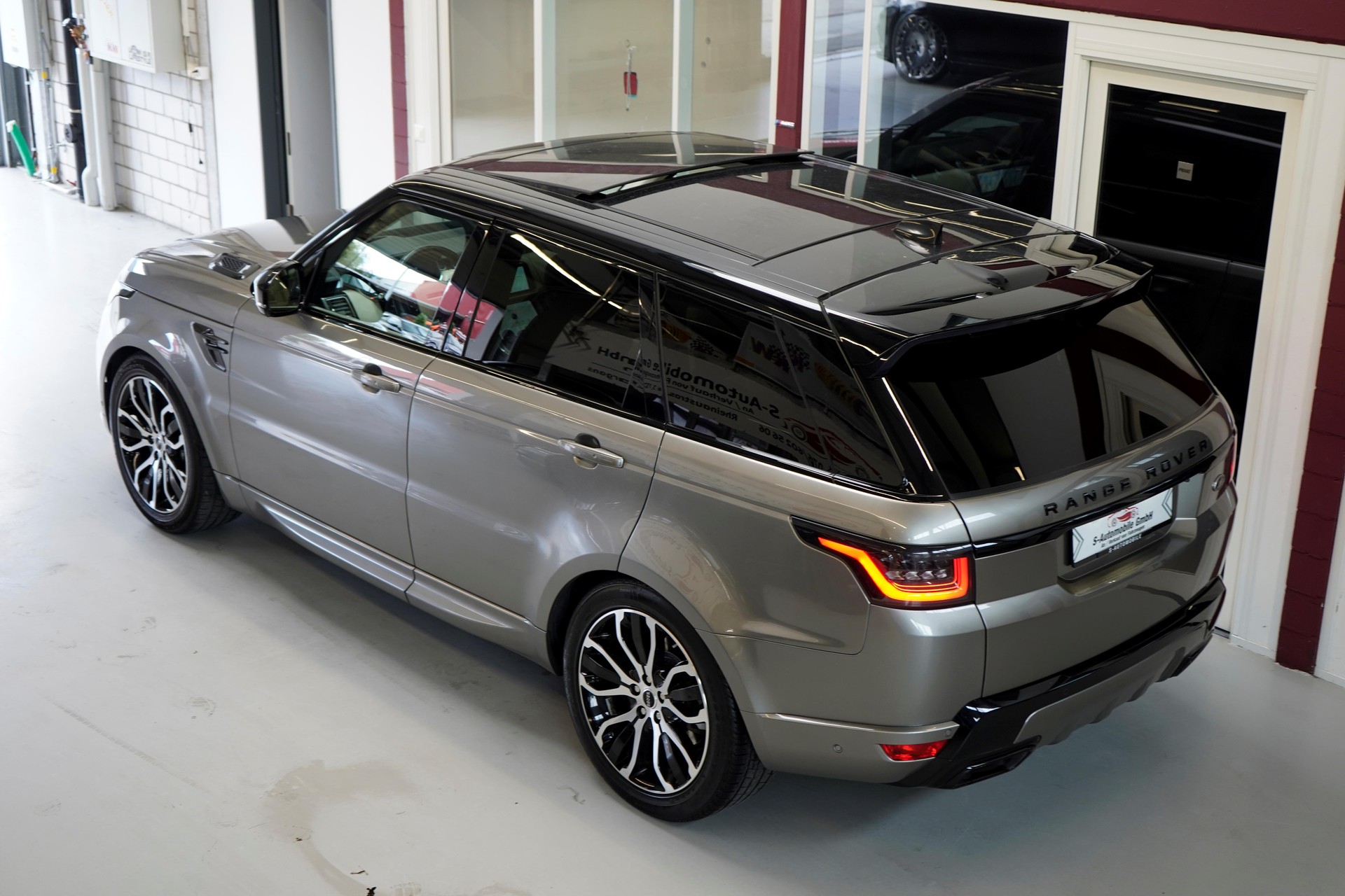 LAND ROVER Range Rover Sport 5.0 V8 S/C HSE Dynamic Automatic-image-4